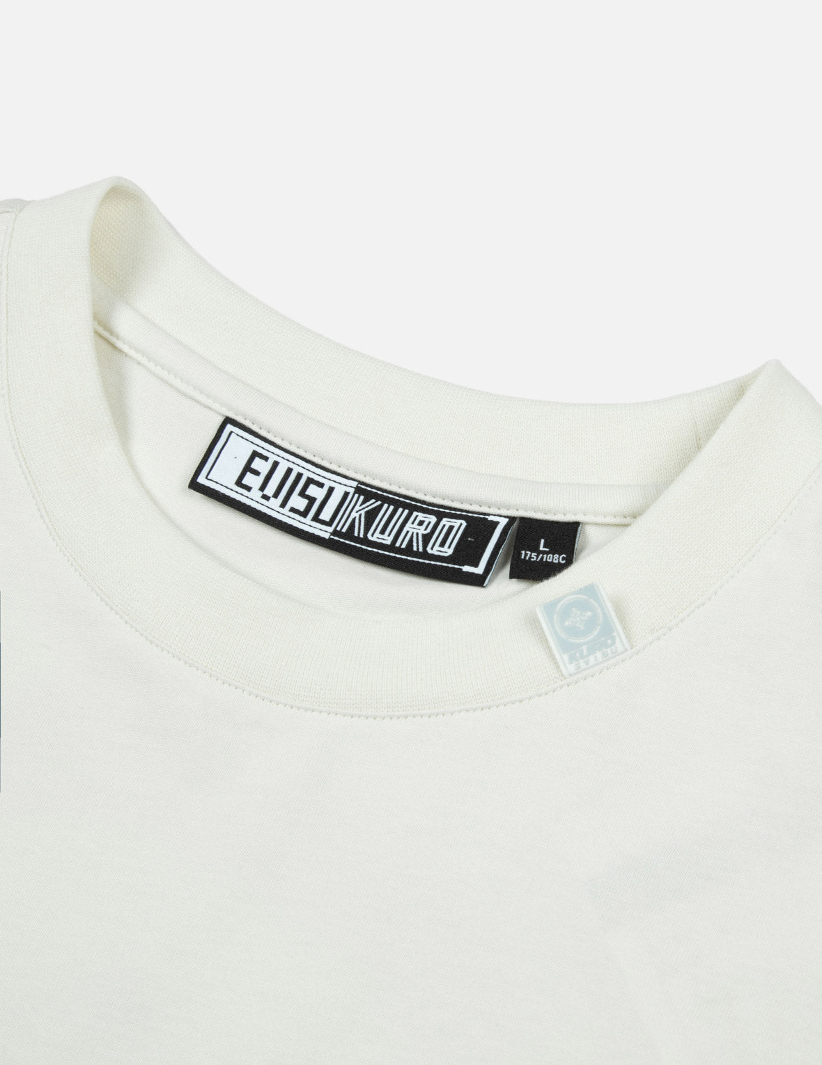 マルチロゴと割れたガラス効果プリントレギュラーフィットTシャツ