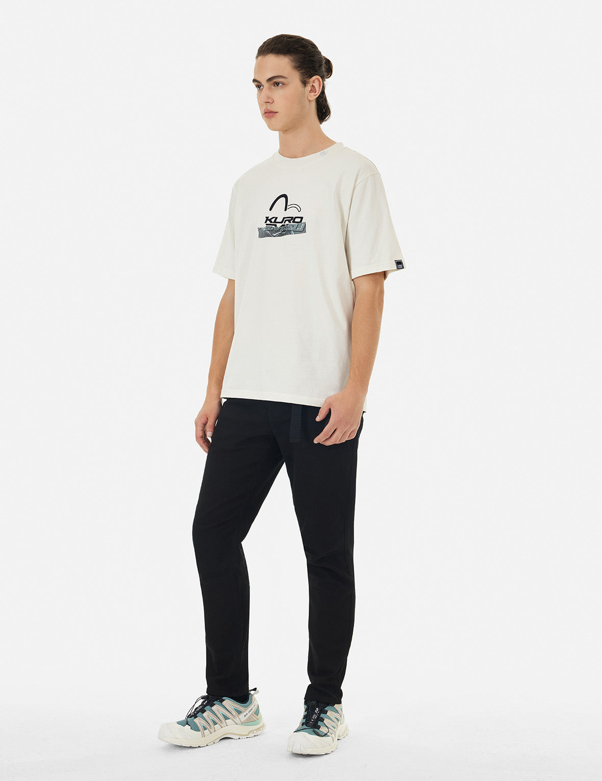 ロゴとテーププリントレギュラーフィットTシャツ