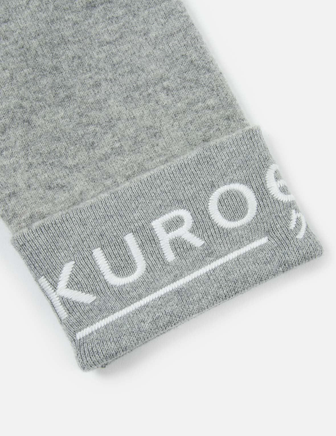 ロゴ刺繍モックネックセーター