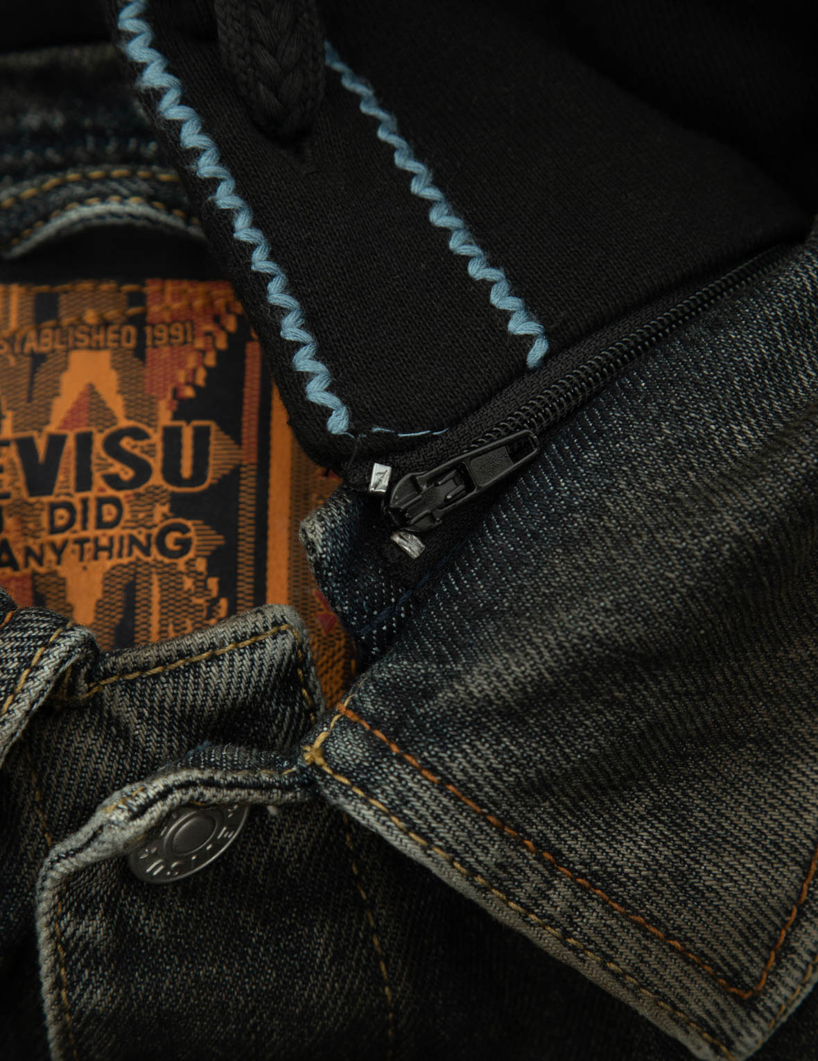 エスニック風の知恵の輪プリントと刺繍リラックスフィットデニムジャケット