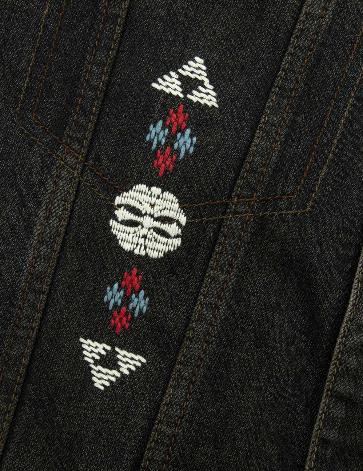 エスニック風の知恵の輪プリントと刺繍リラックスフィットデニムジャケット