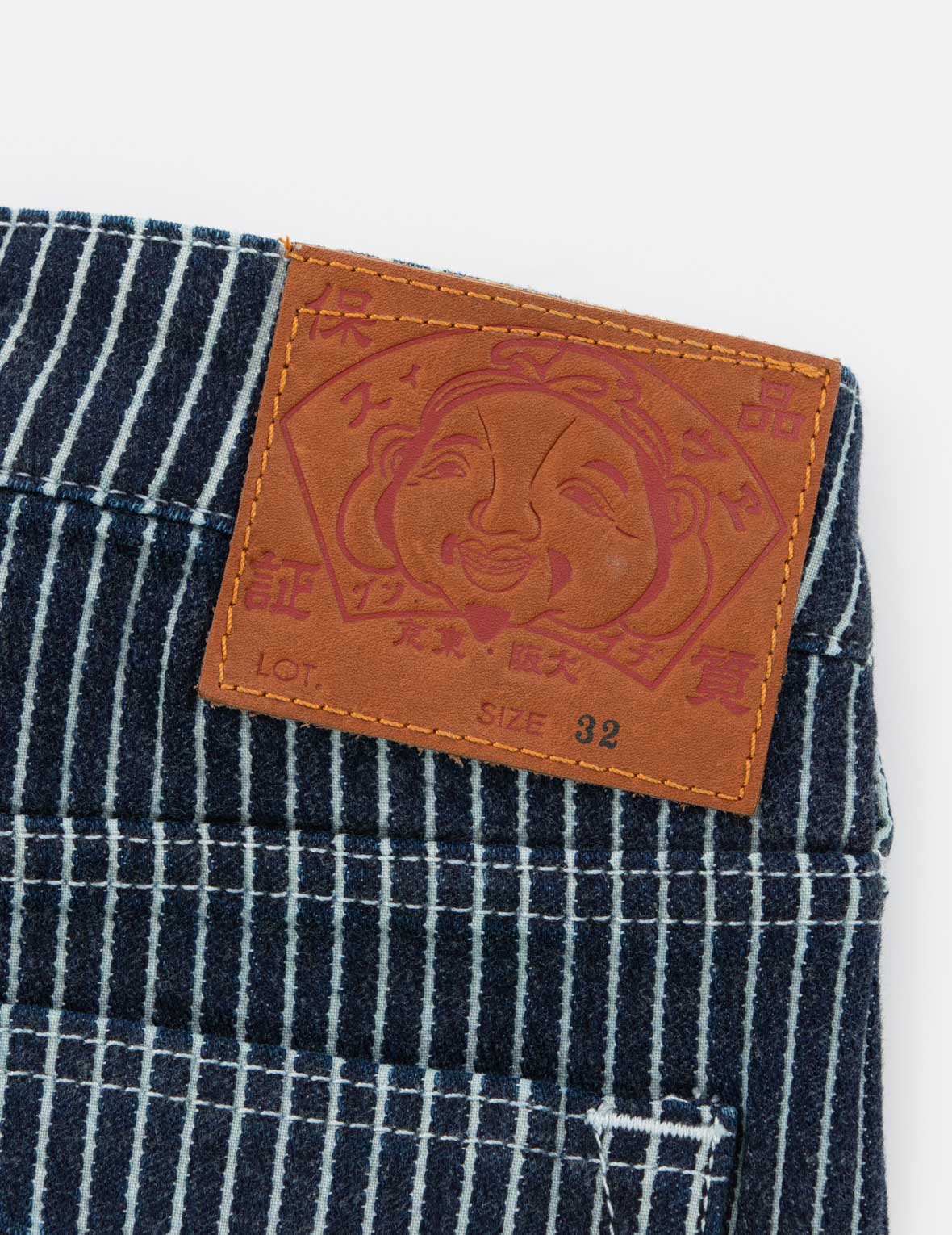カモメとロゴ刺繍リラックスフィットジーンズ