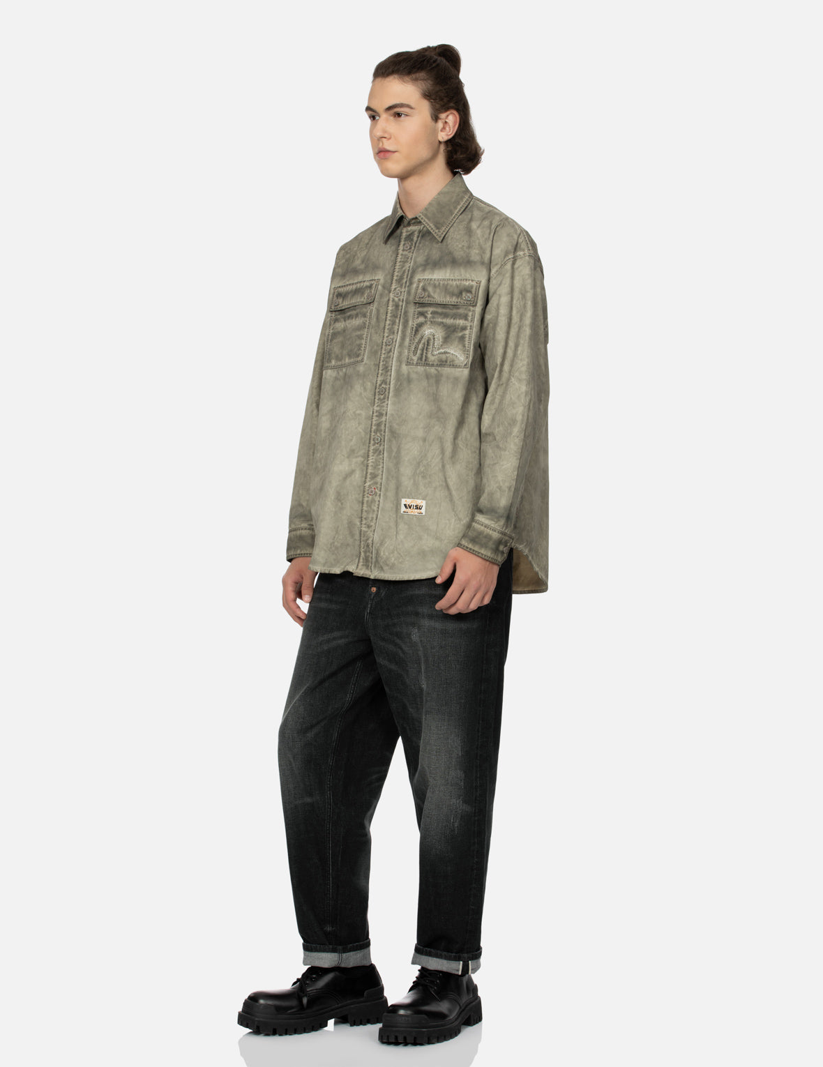 ウォッシュ加工のカモメ刺繍ファッションフィットジーンズ