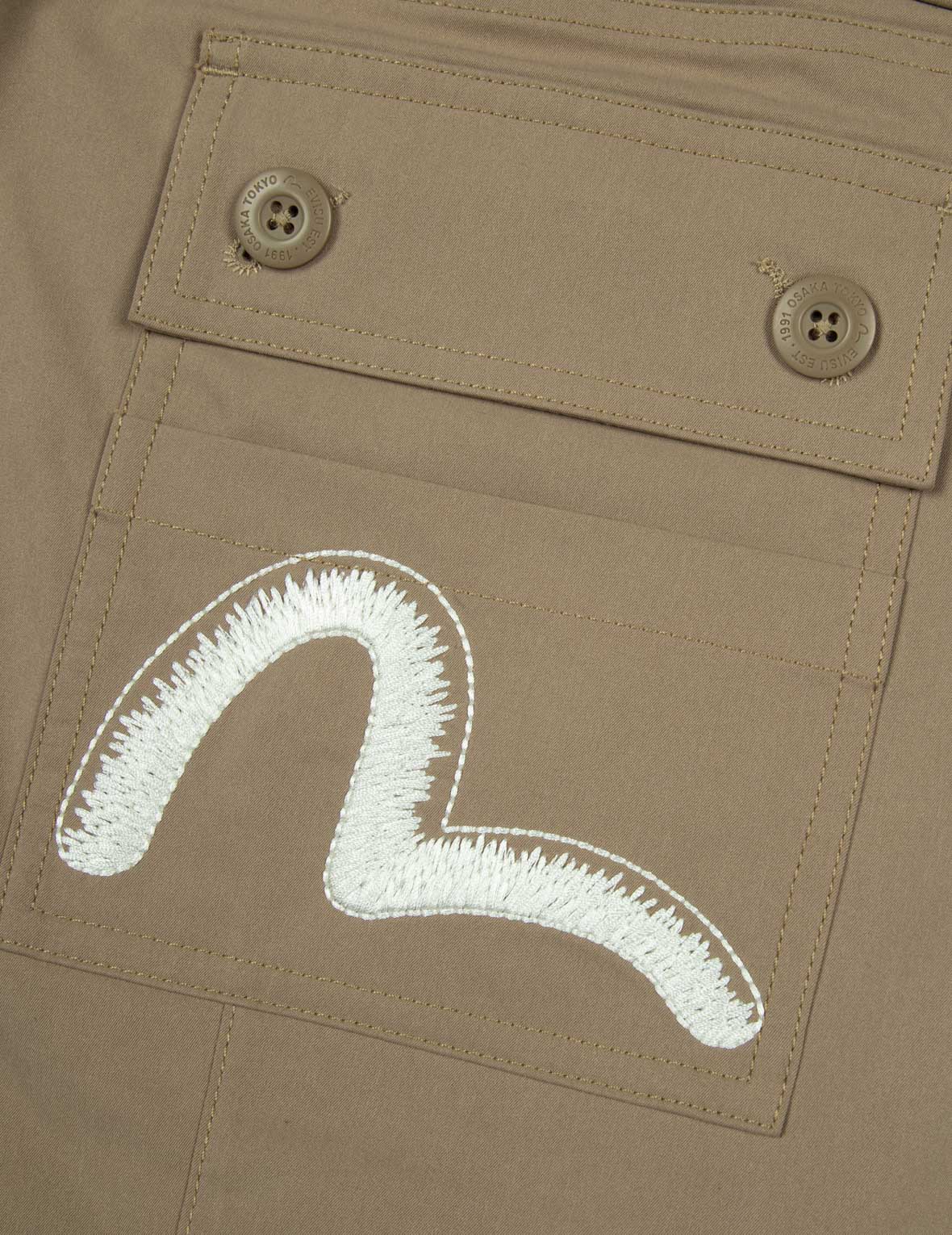 家紋とカモメの刺繍ルーズフィットカーゴパンツ