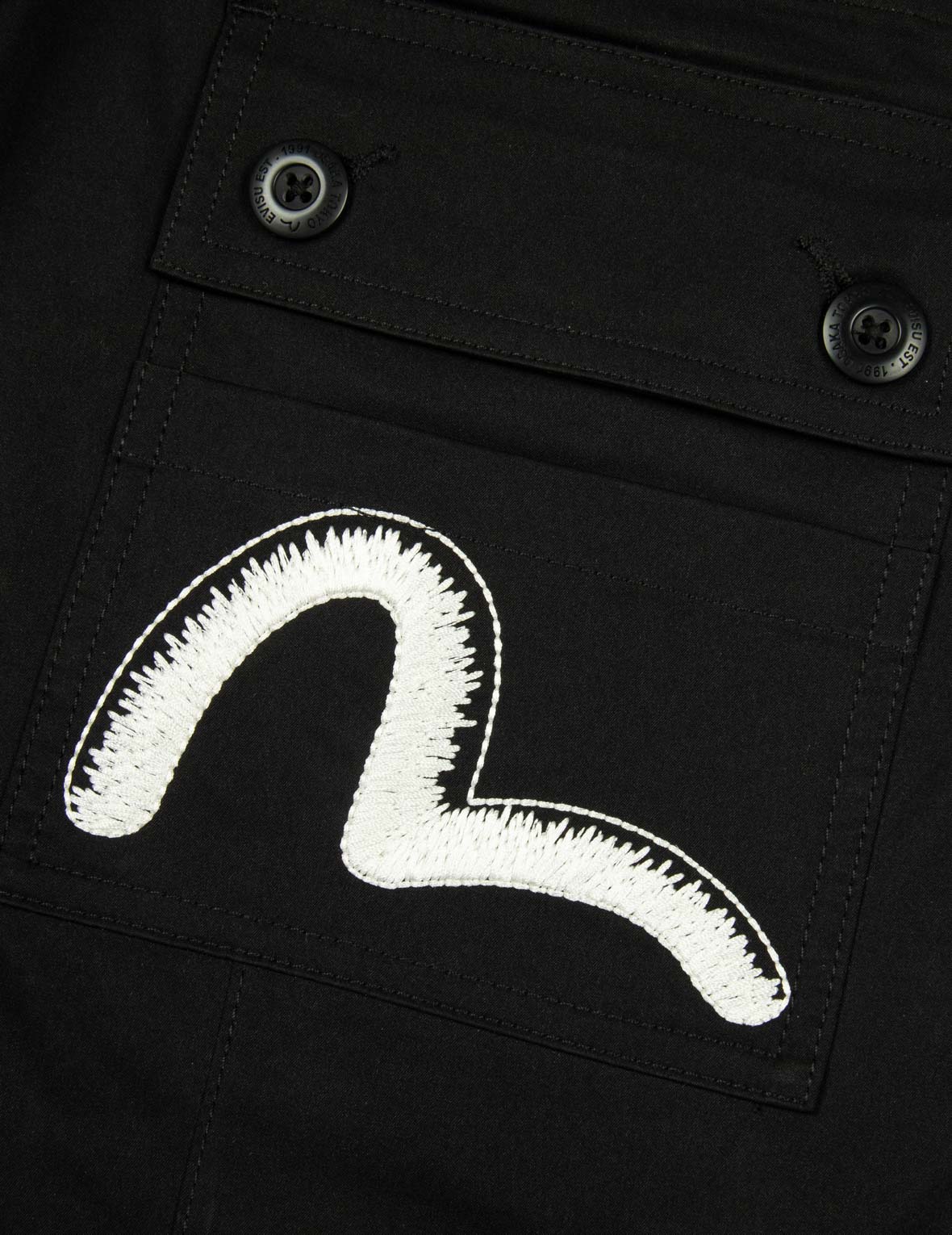 家紋とカモメの刺繍ルーズフィットカーゴパンツ