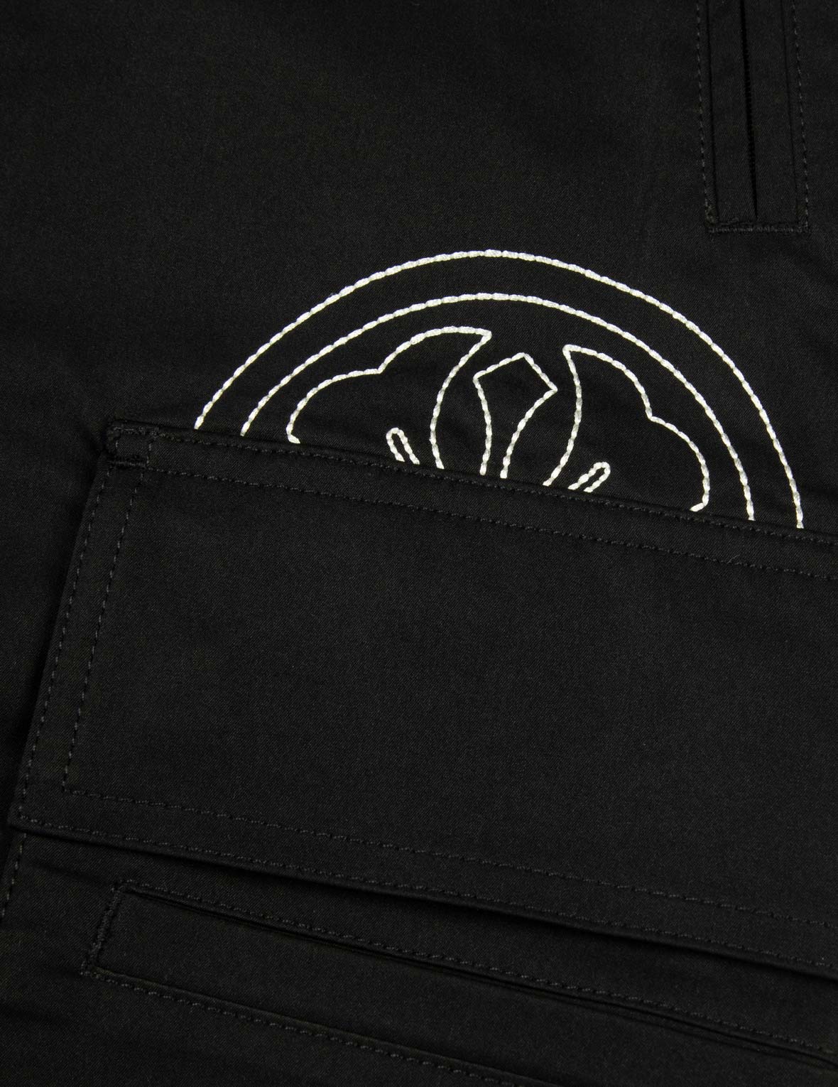 家紋とカモメの刺繍ルーズフィットカーゴパンツ