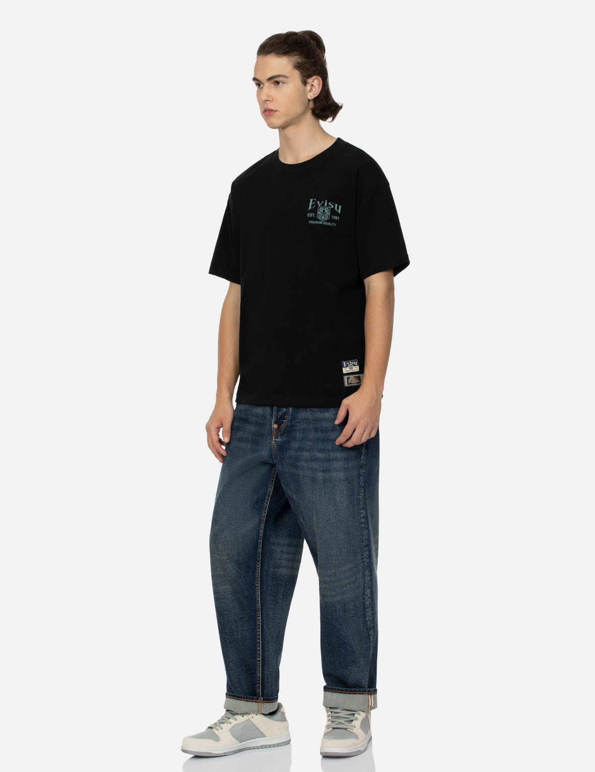 ポケット型のだるま大黒プリントリラックスフィットTシャツ