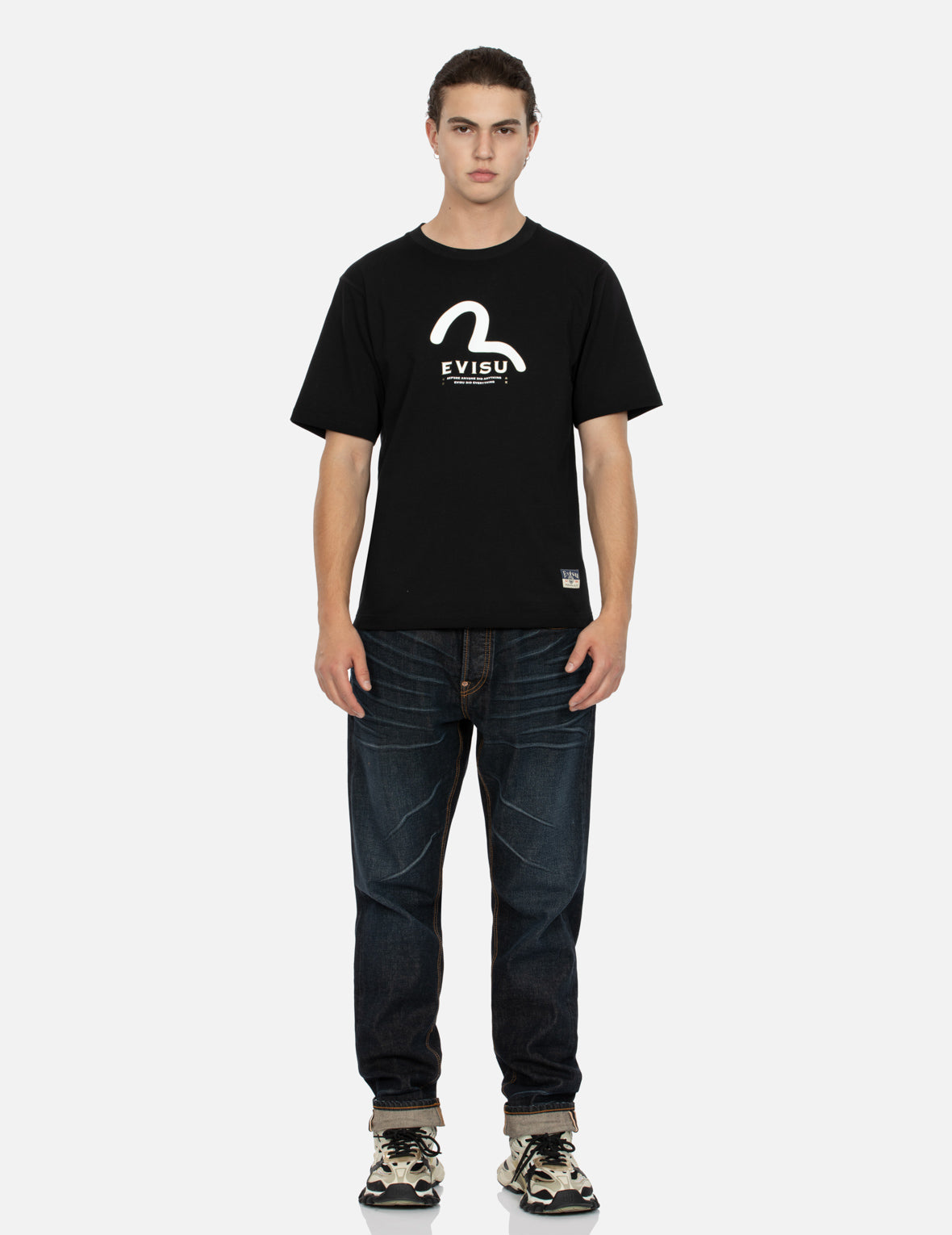 マルチプリントとマルチポケットのレギュラーフィットTシャツ