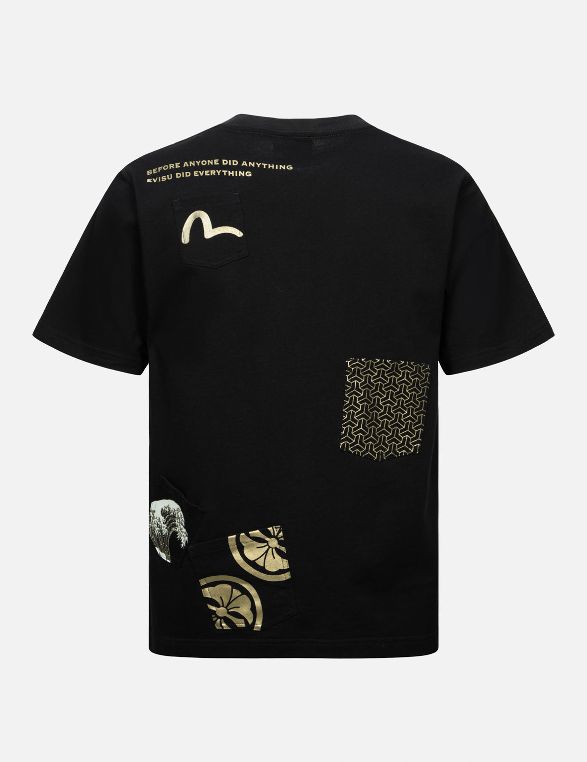 マルチプリントとマルチポケットのレギュラーフィットTシャツ