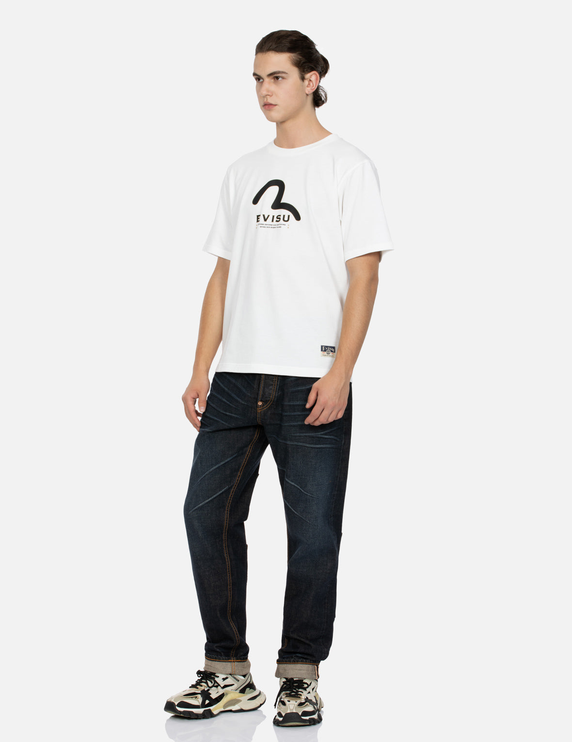 マルチプリントとマルチポケットのレギュラーフィットTシャツ