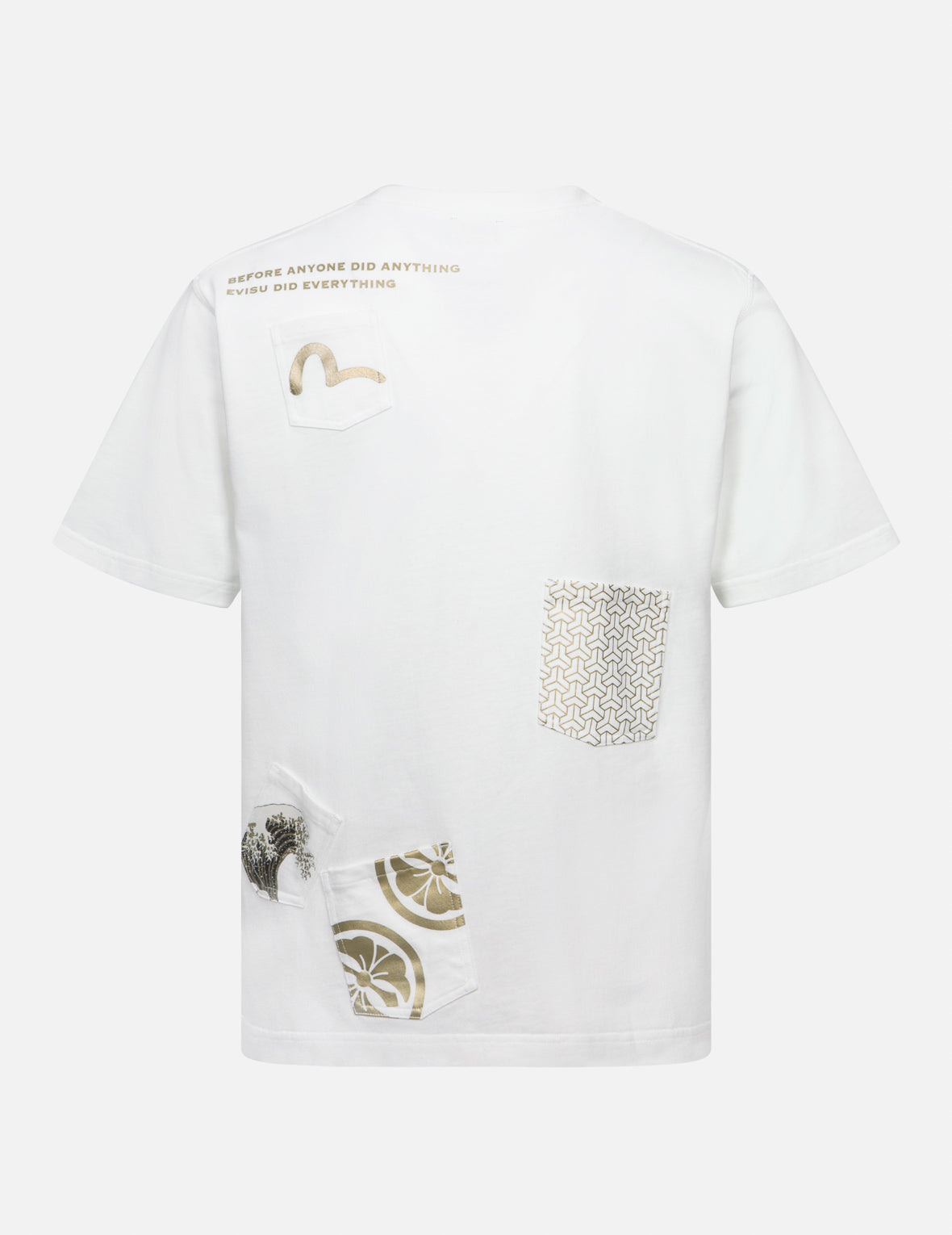 マルチプリントとマルチポケットのレギュラーフィットTシャツ
