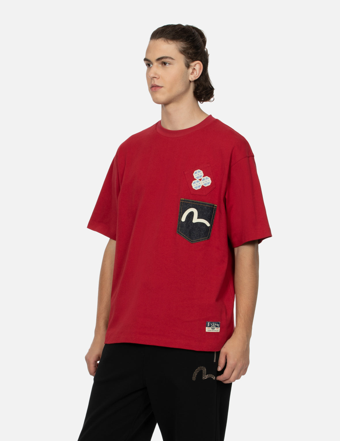 マルチプリントとマルチポケットリラックスフィットTシャツ