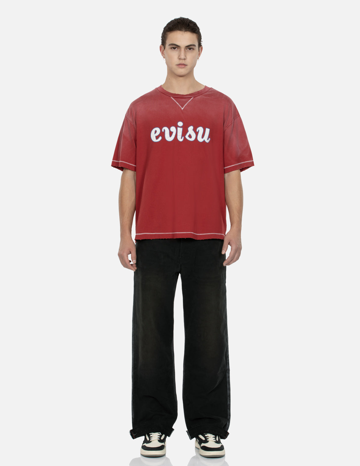 ロゴプリントのボクシーTシャツ