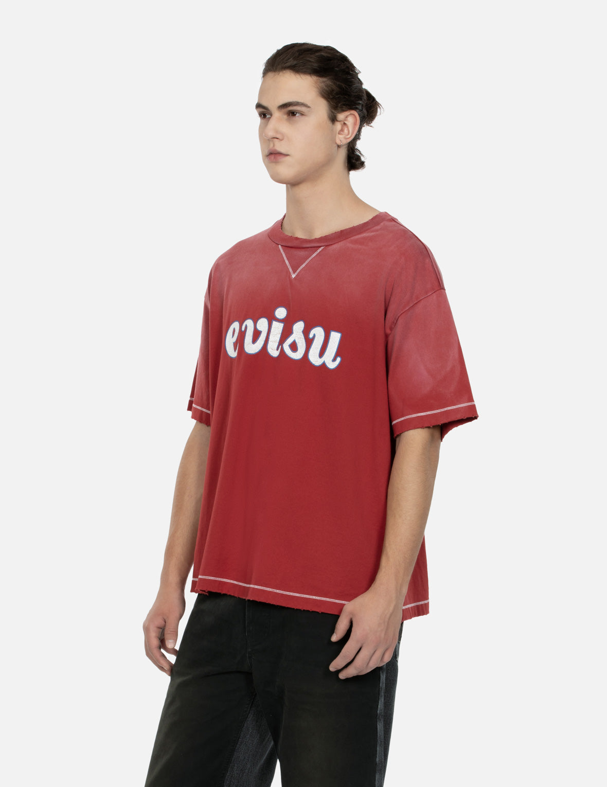 ロゴプリントのボクシーTシャツ