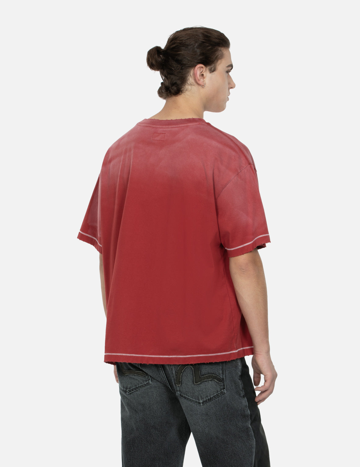 ロゴプリントのボクシーTシャツ