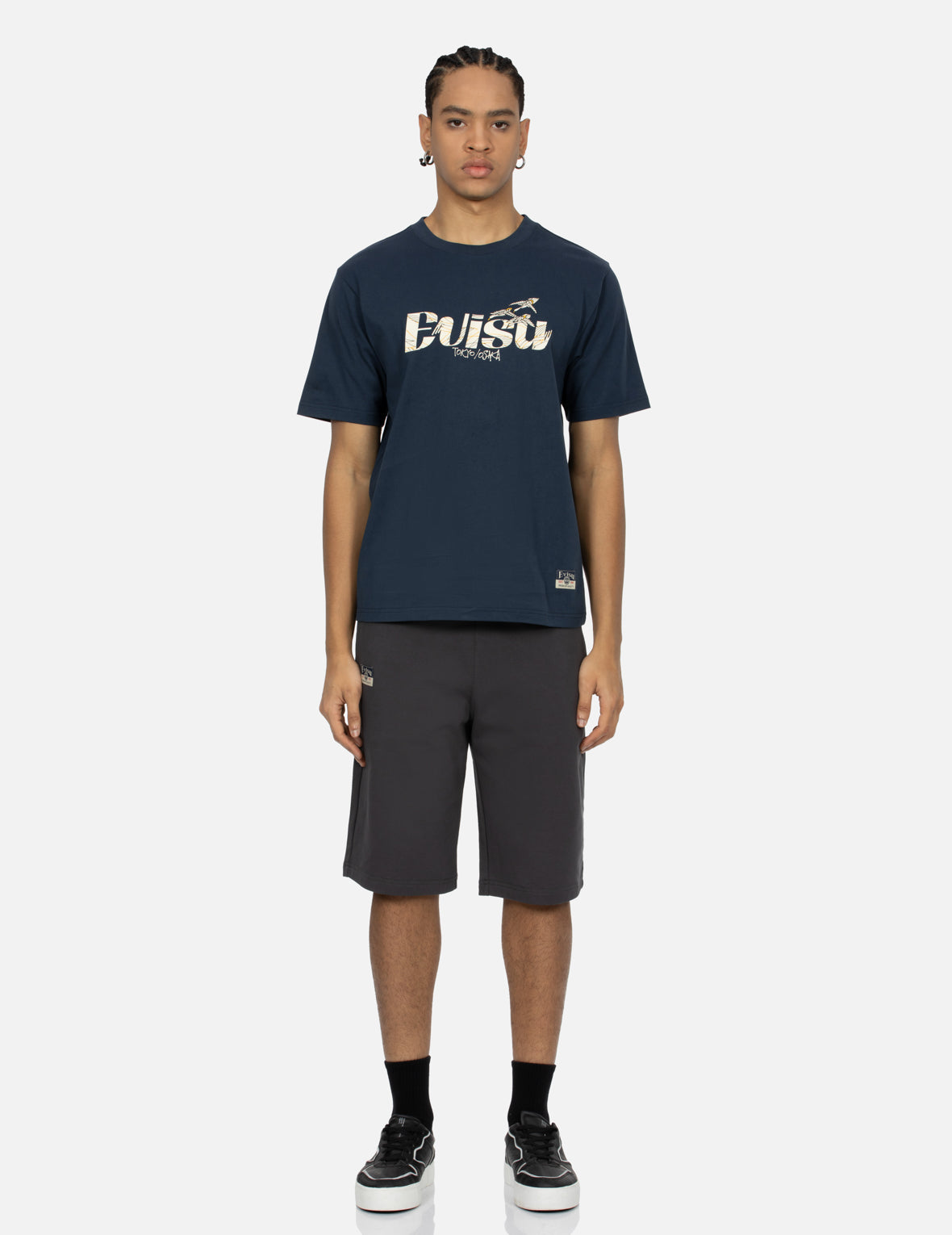 ロゴプリントのレギュラーフィットTシャツ