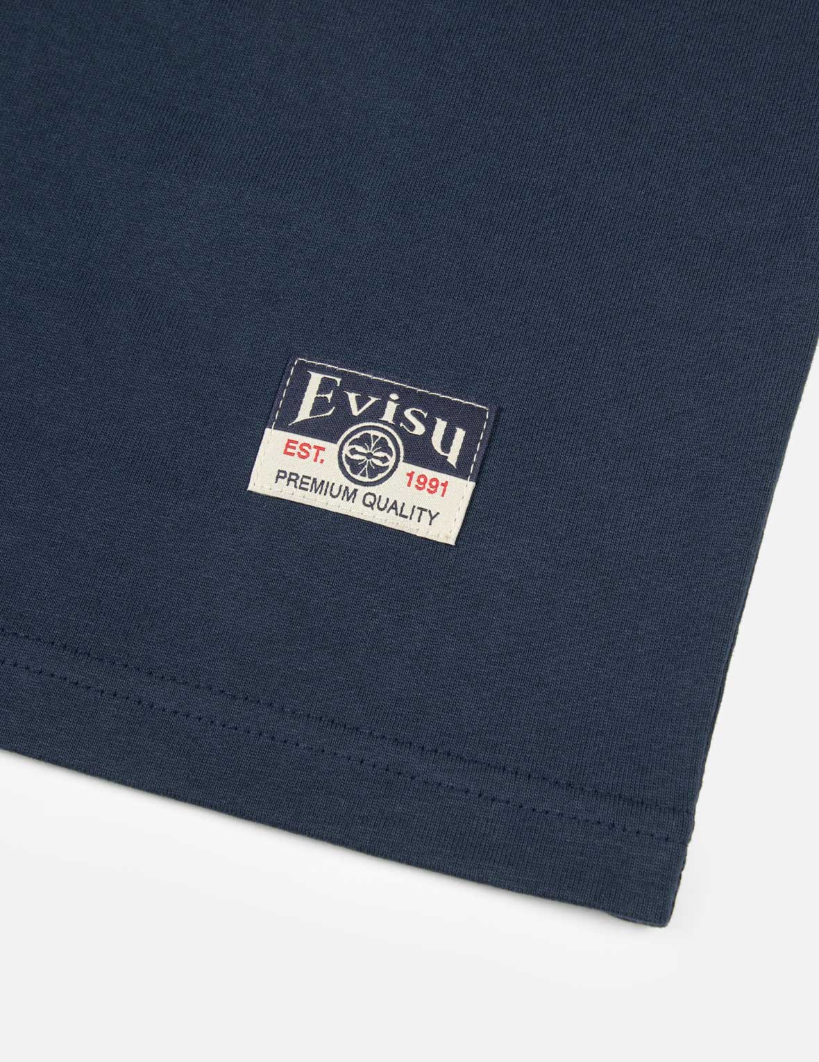 ロゴプリントのレギュラーフィットTシャツ