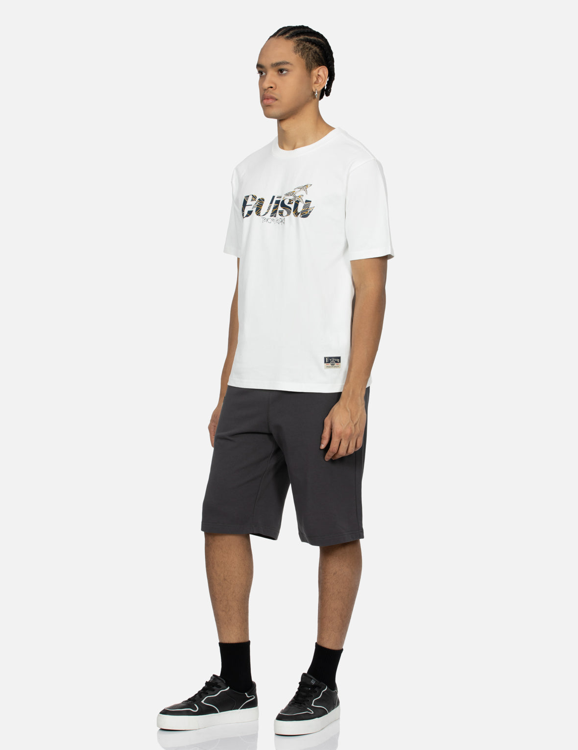 ロゴプリントのレギュラーフィットTシャツ