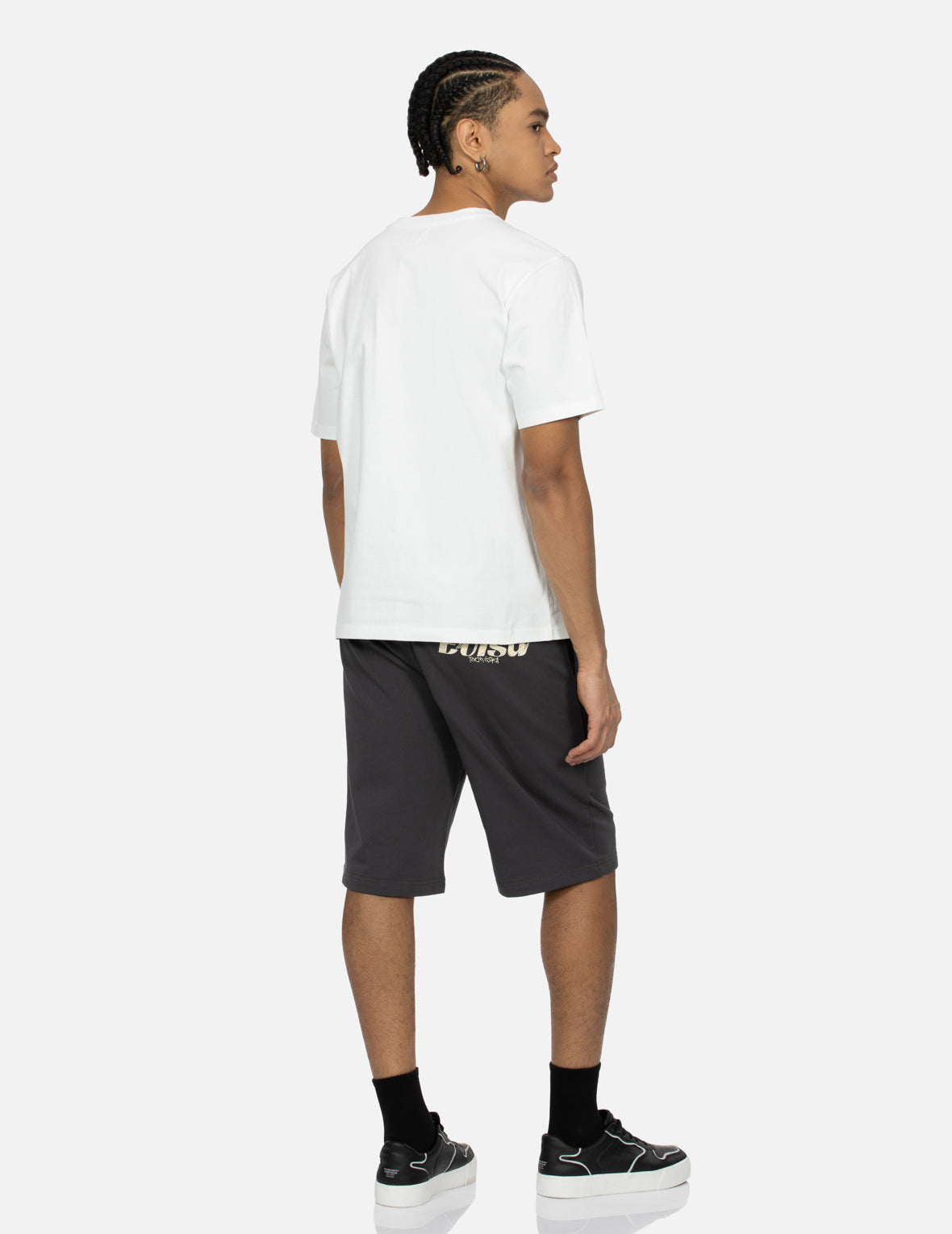 ロゴプリントのレギュラーフィットTシャツ