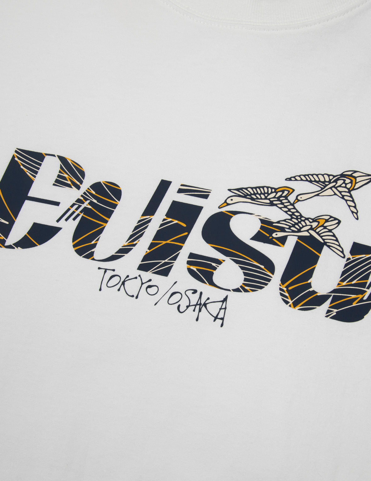 ロゴプリントのレギュラーフィットTシャツ