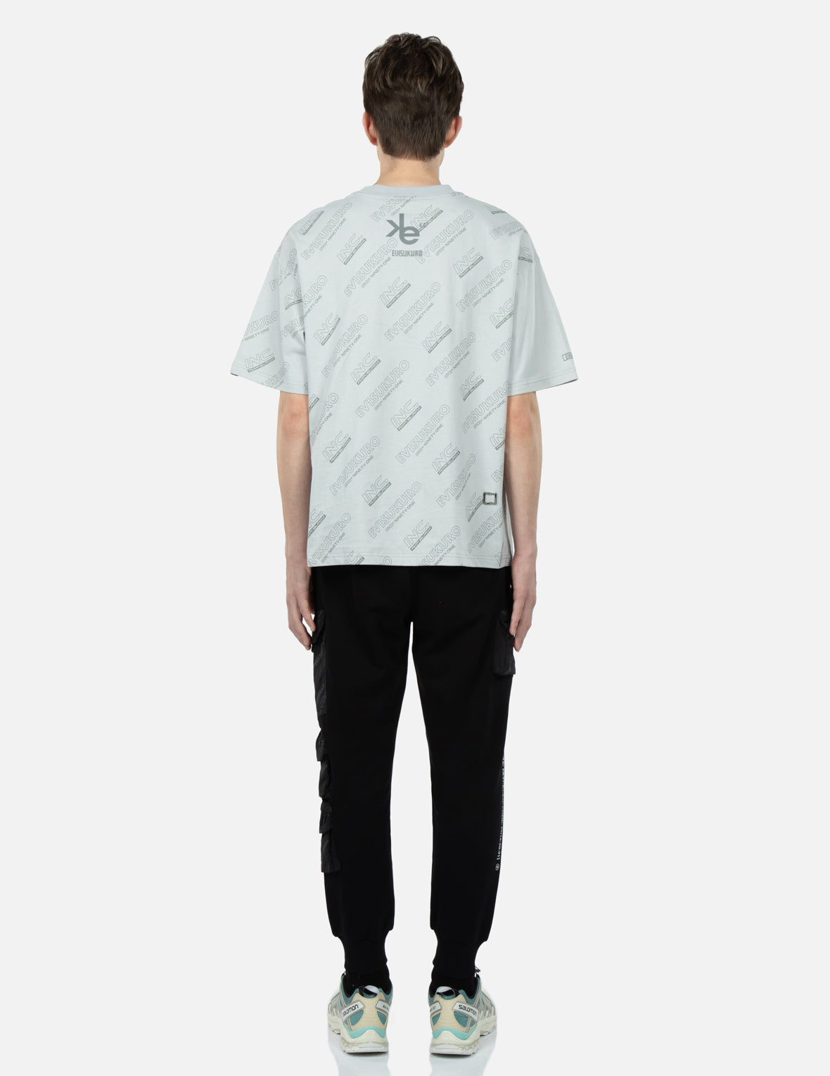 モノグラムロゴプリントTシャツ