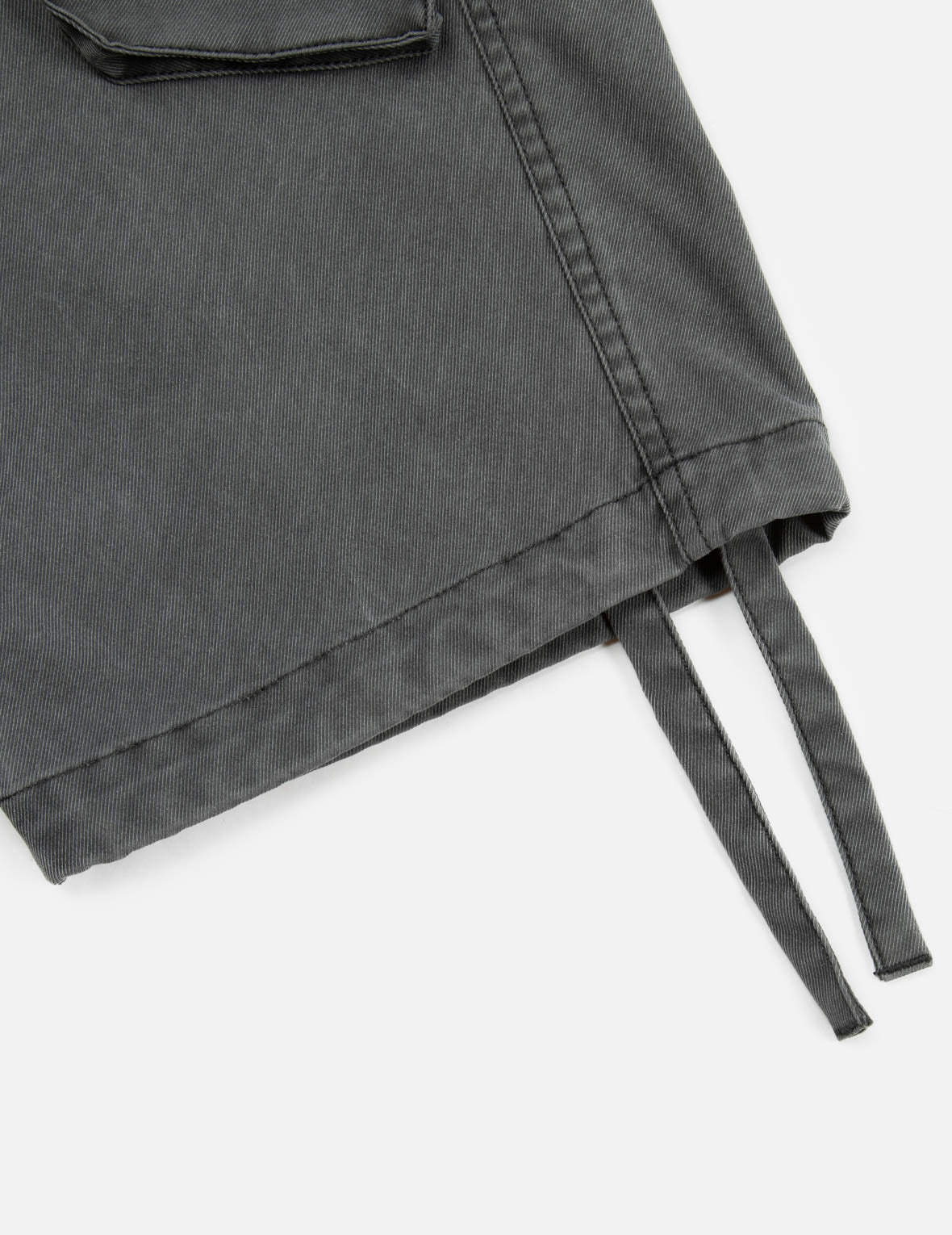 カモメプリントとマルチプルウーブンラベルのワイドレッグカーゴパンツ