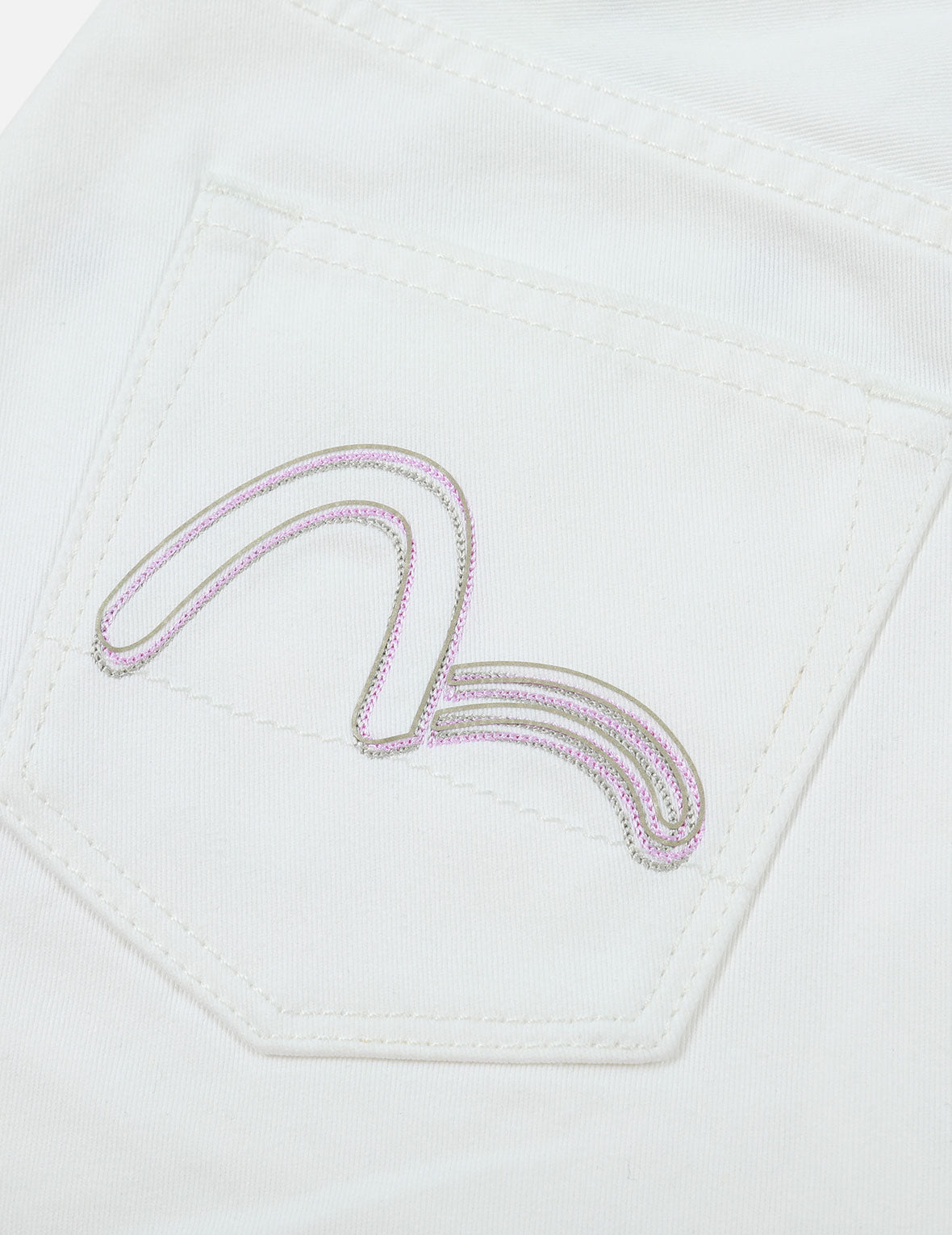カモメ刺繍デニムショートパンツ