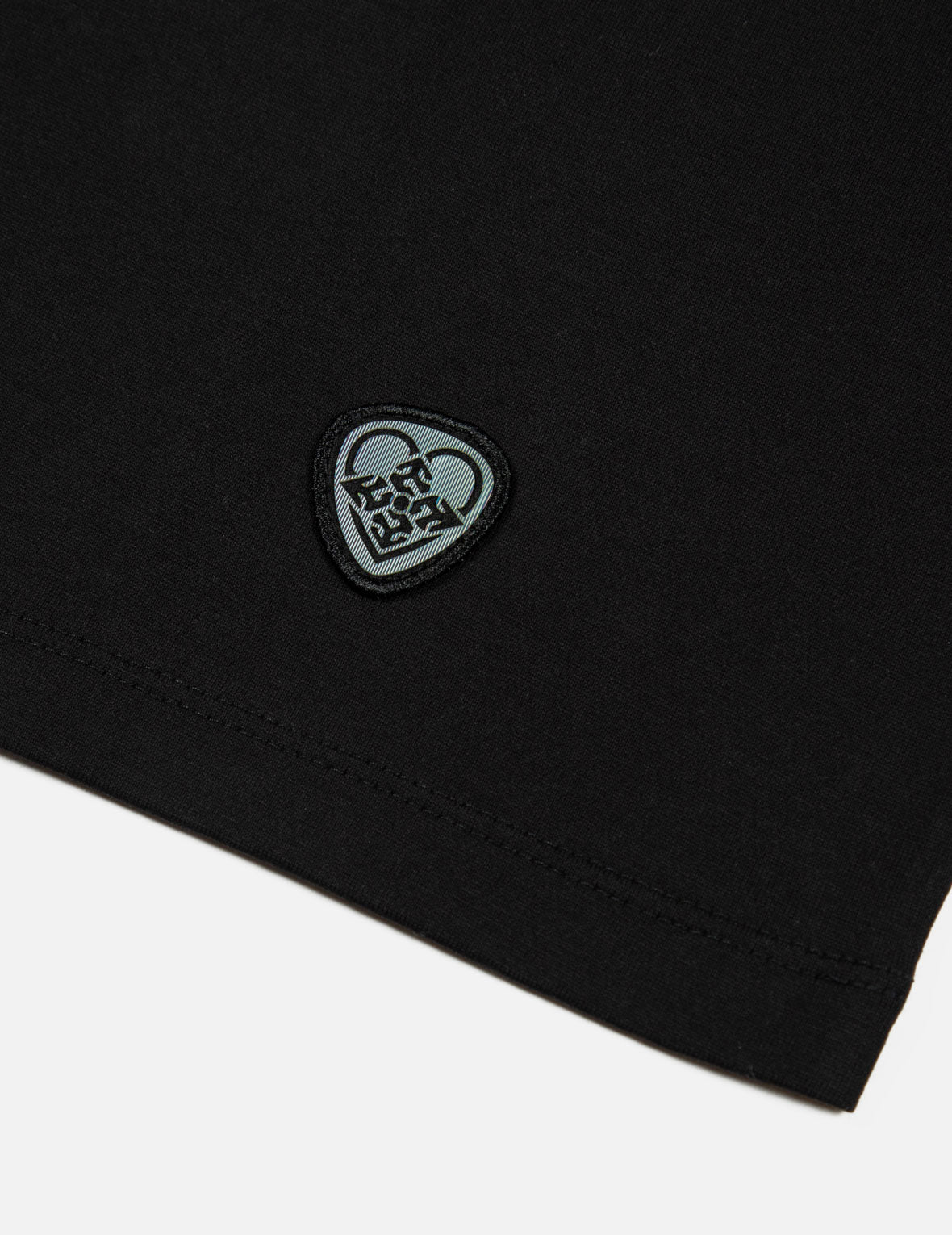 Y2Kホログラフィックハート型地球プリントのルーズフィットTシャツ