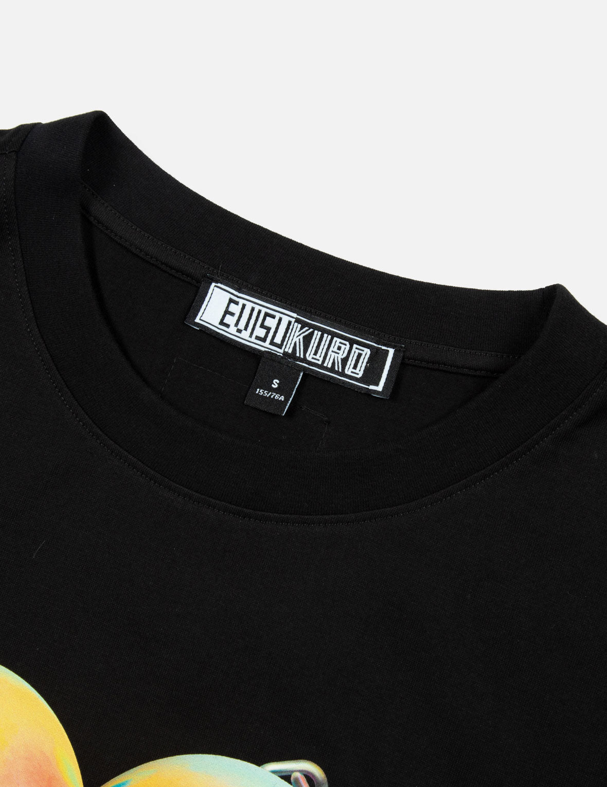 Y2Kホログラフィックハート型地球プリントのルーズフィットTシャツ