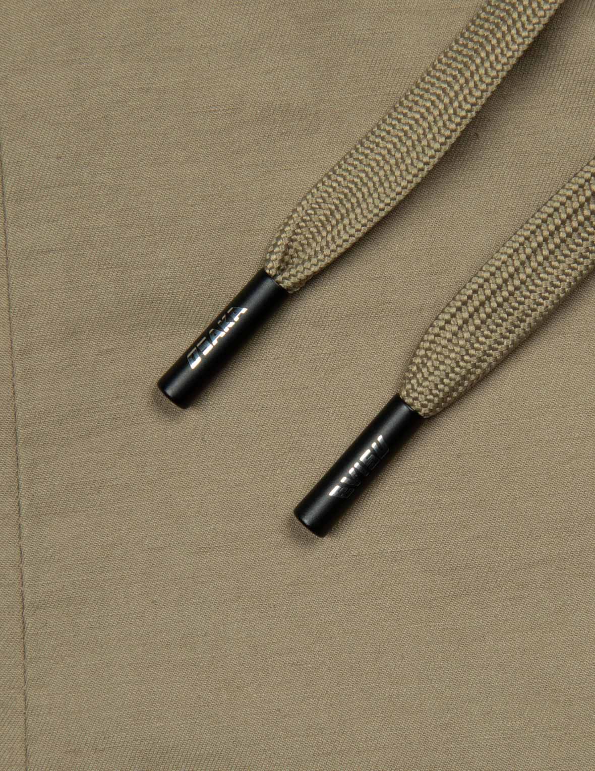 カモメ刺繍バギーパンツ