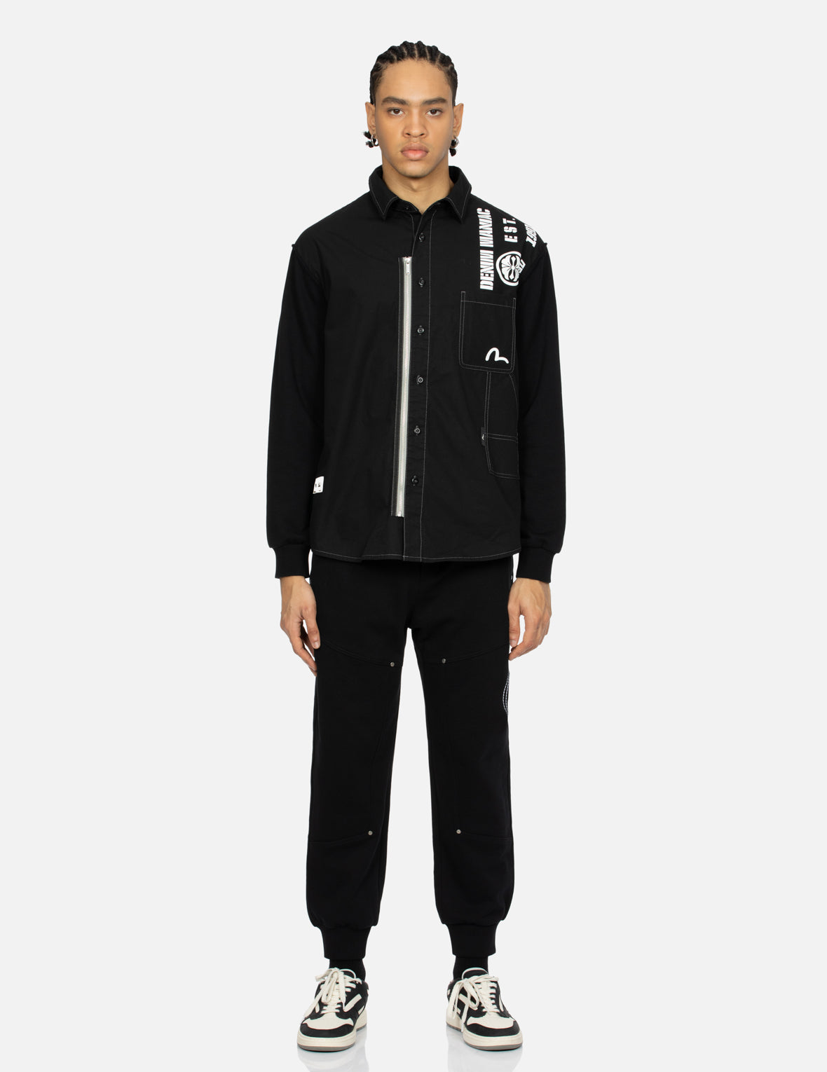 対照的なステッチとマルチプリントのリラックスフィットシャツ