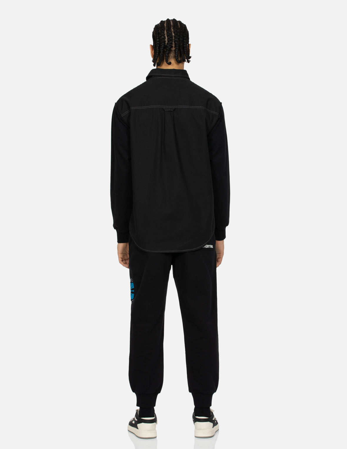 対照的なステッチとマルチプリントのリラックスフィットシャツ