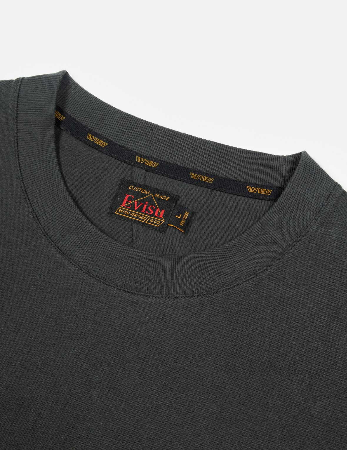 リアルなデジタルプリントリラックスフィットTシャツ