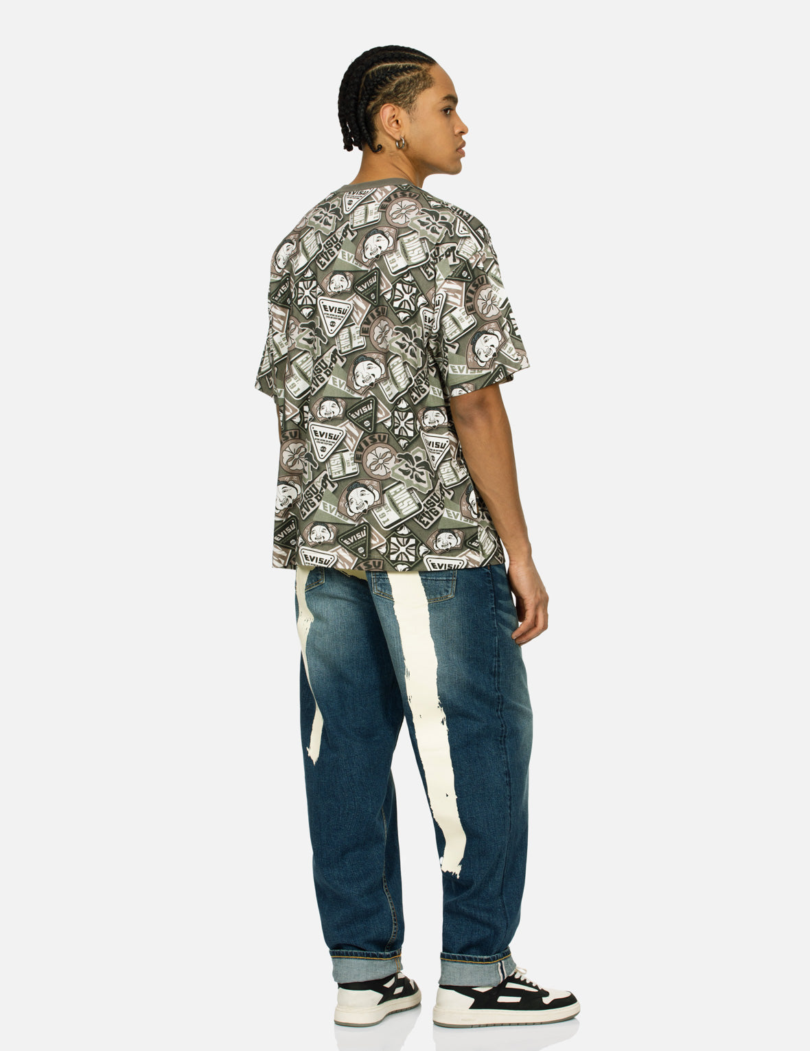 オールオーバーバッジプリントルーズフィットTシャツ
