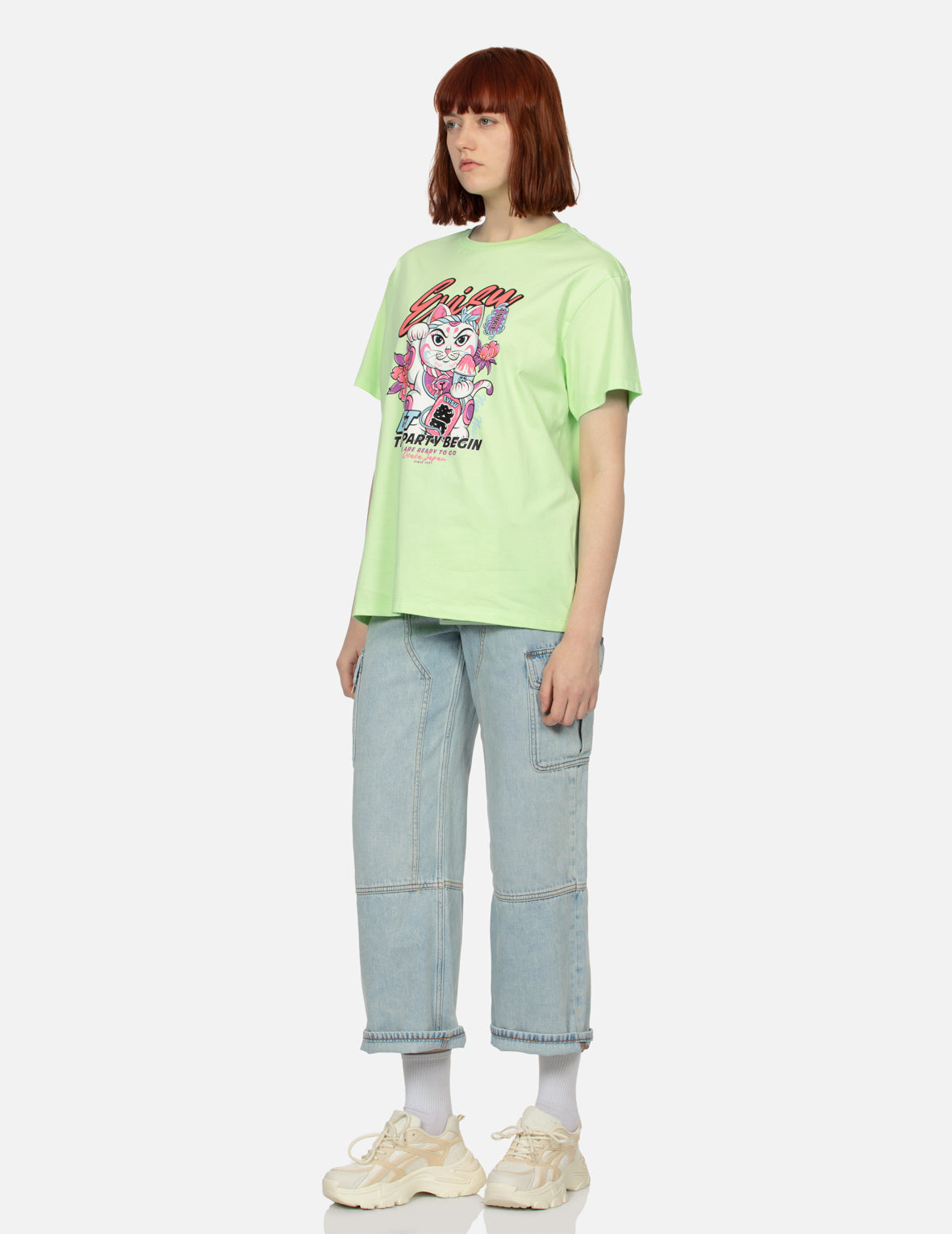 招き猫と花柄ボーイフレンドTシャツ