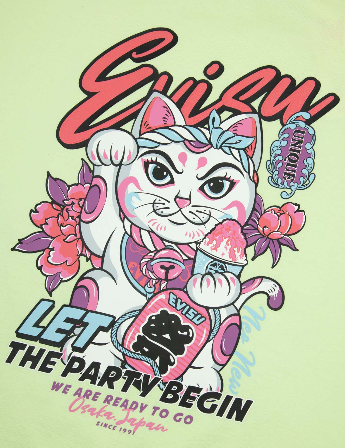 招き猫と花柄ボーイフレンドTシャツ