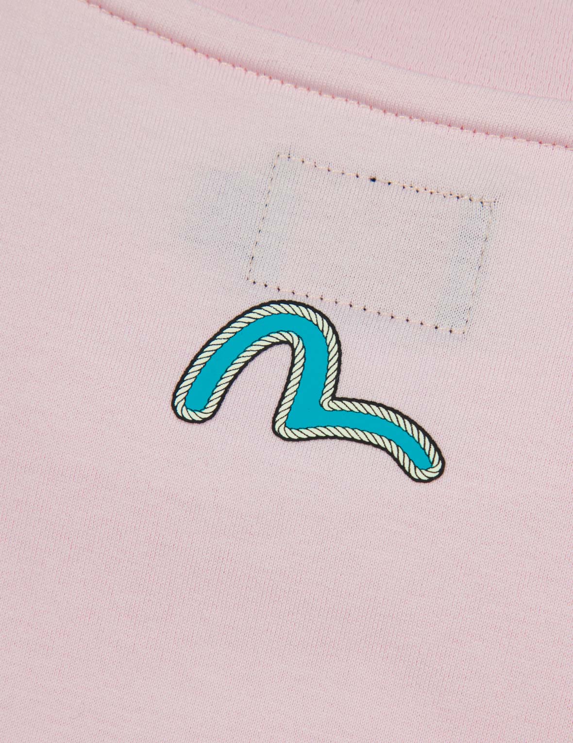 ロゴプリントと招き猫刺繍バッジ ボーイフレンドTシャツ