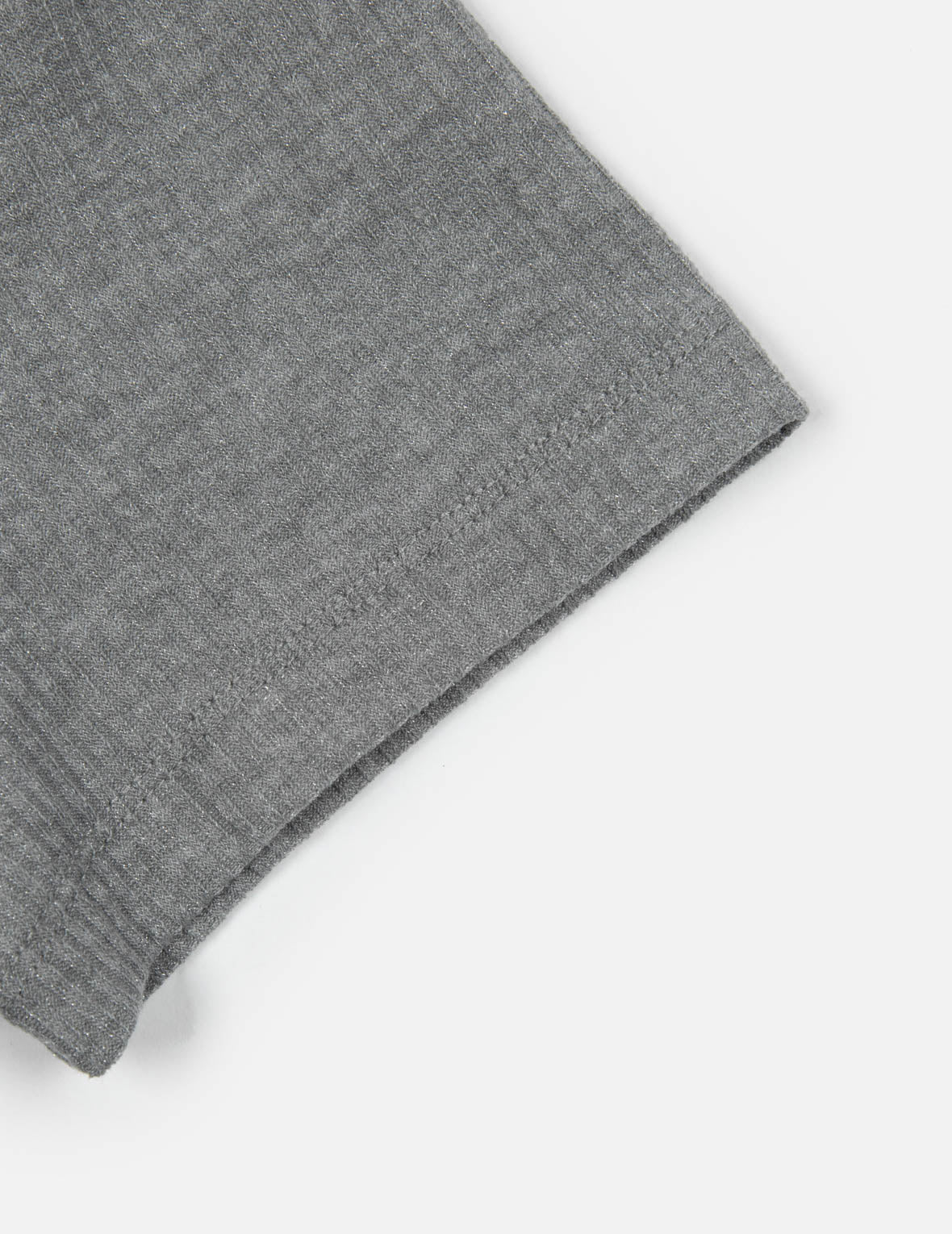 カットアウトカモメスリムフィットTシャツ