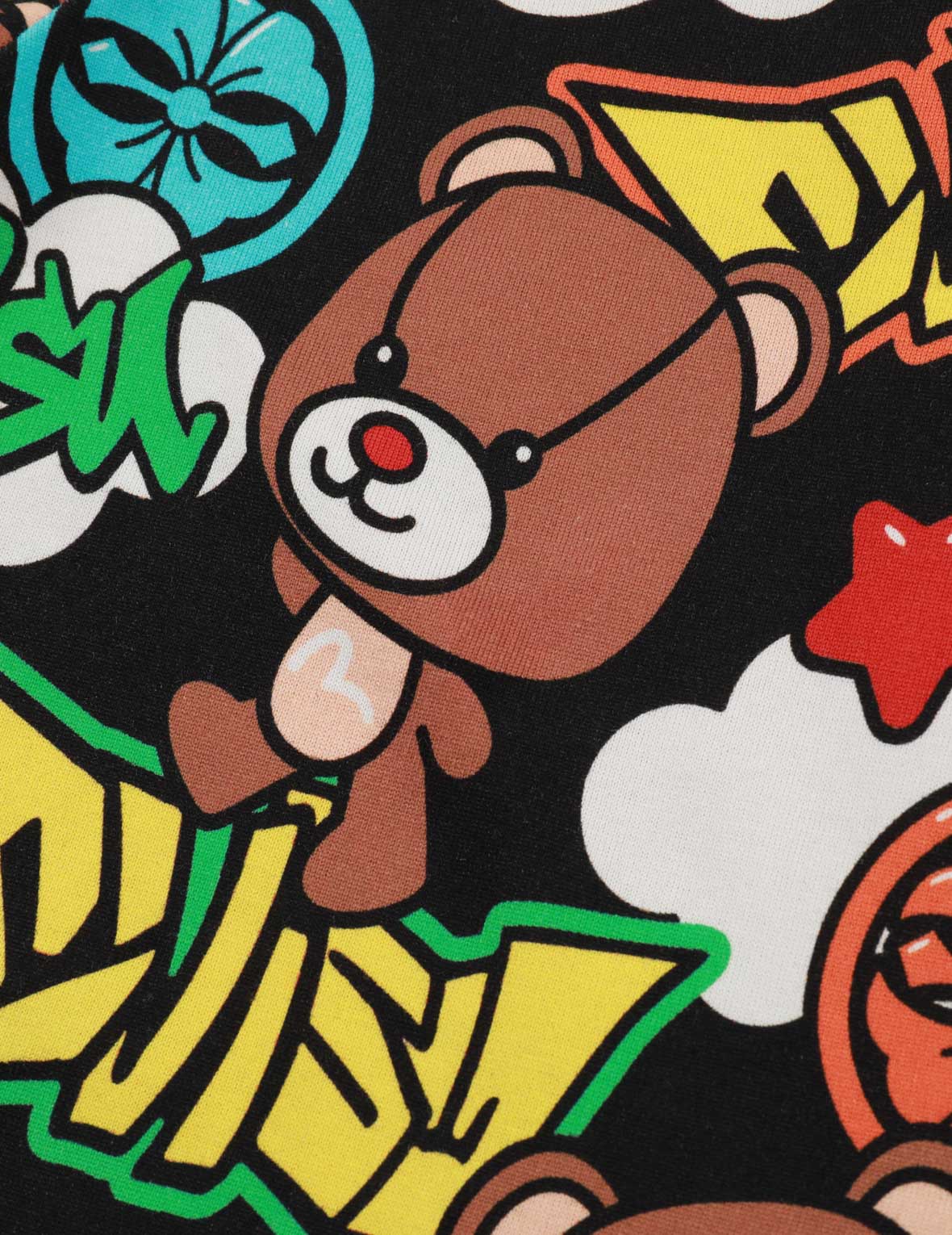 グラフィティスタイルのマルチプリントレギュラーフィットTシャツ
