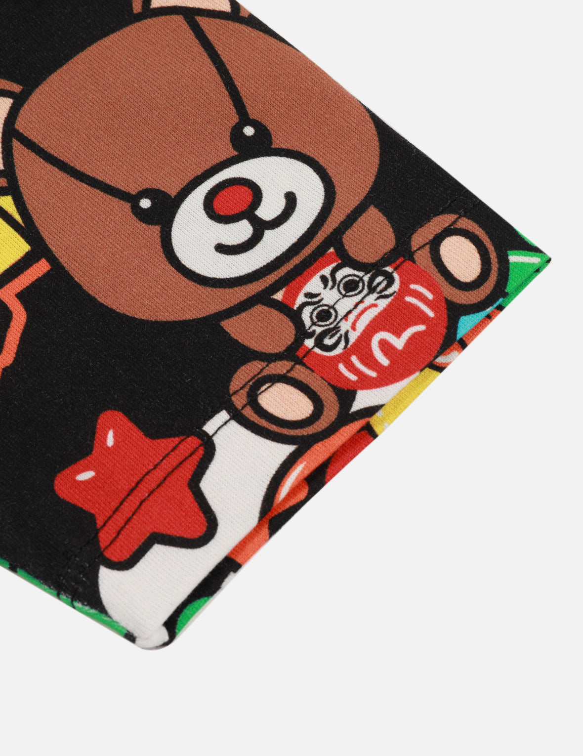 グラフィティスタイルのマルチプリントレギュラーフィットTシャツ
