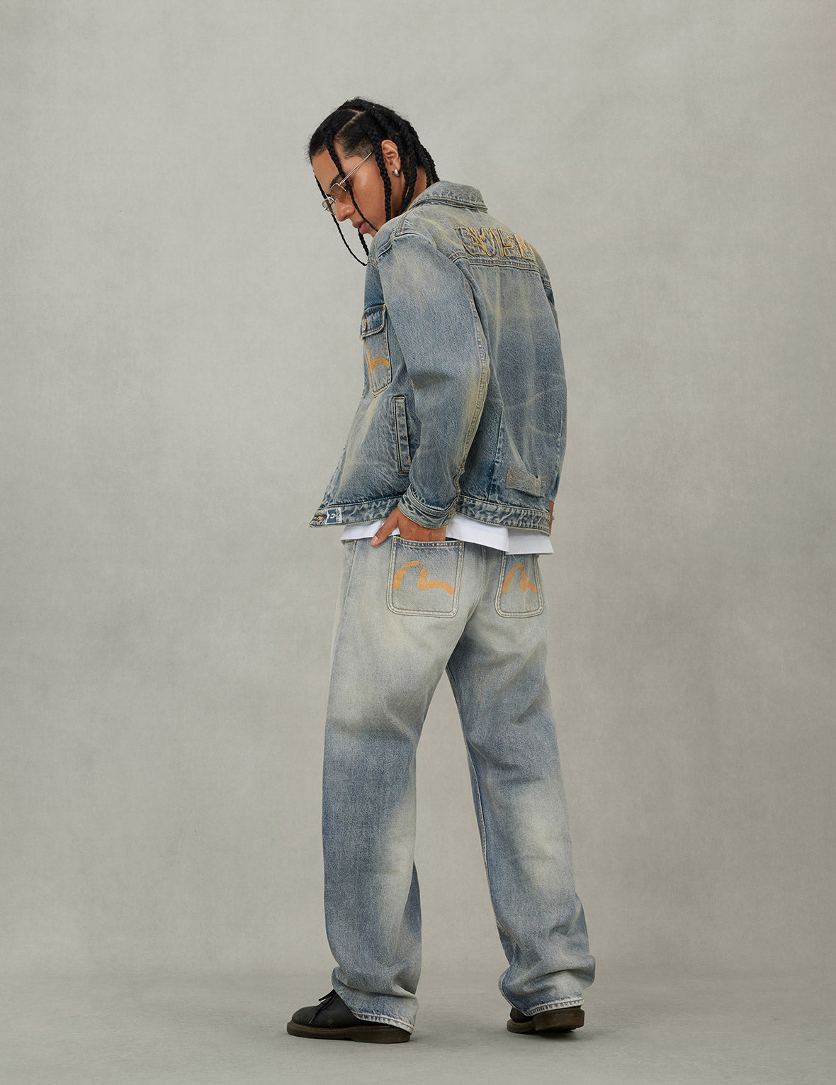 ディストレスドカモメプリントとほつれロゴパッチ刺繍 リラックスフィット デニムジャケット