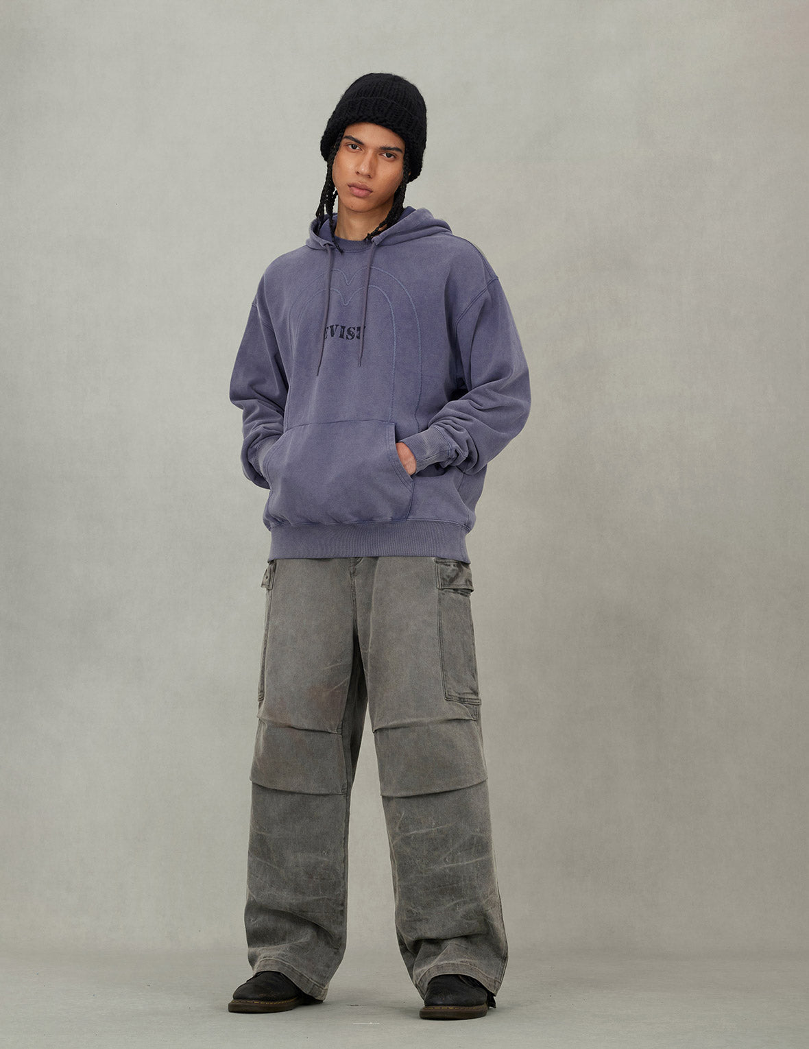 ウォッシュ大黒刺繍ワイドレッグカーゴジーンズ