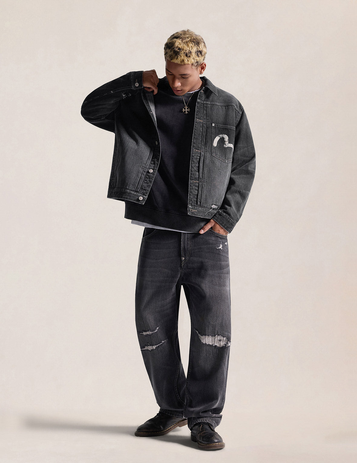 漢字「戎」ダメージデニム トラッカージャケット – EVISU