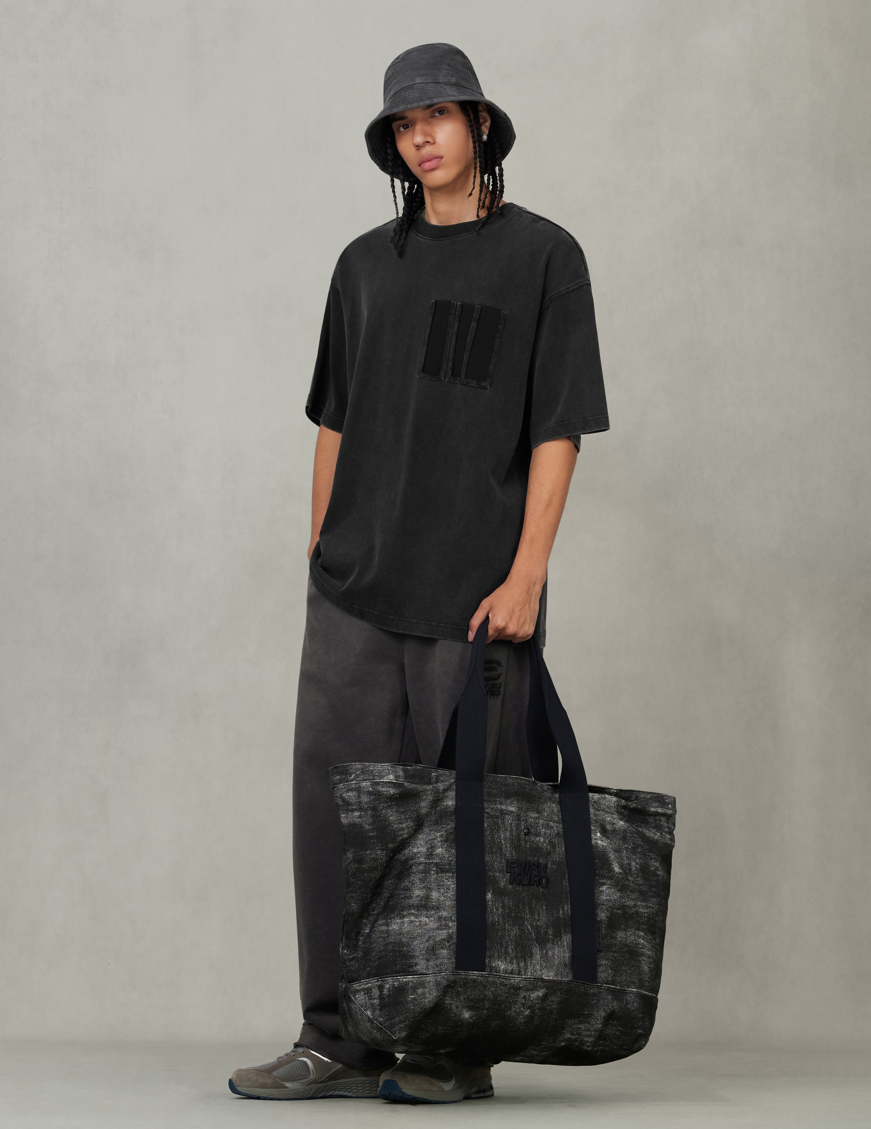 ウォッシュドディストレスドポケットとグラデーションプリント