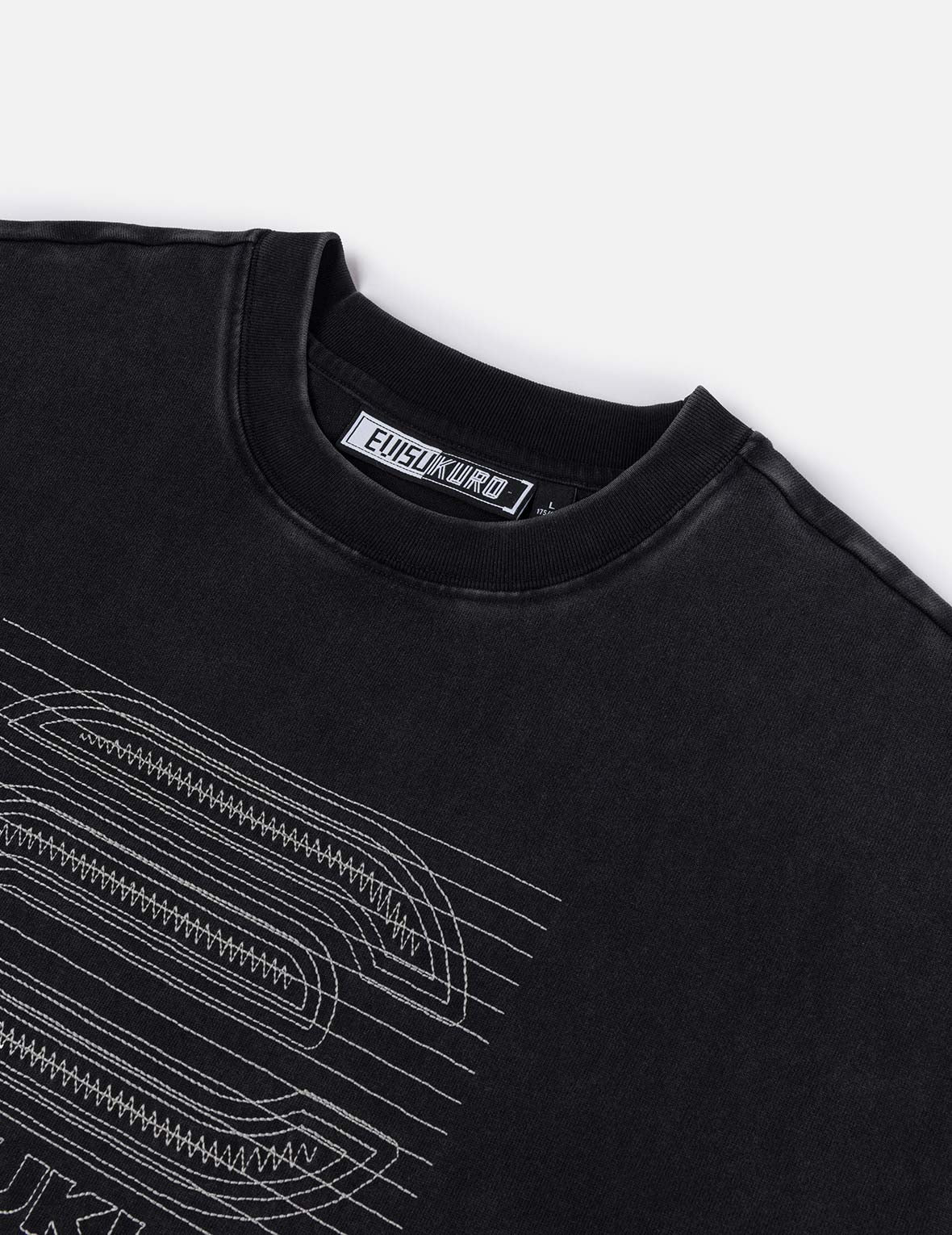 EVISUKURO Eロゴ 蓄光刺繍 ルーズフィット Tシャツ