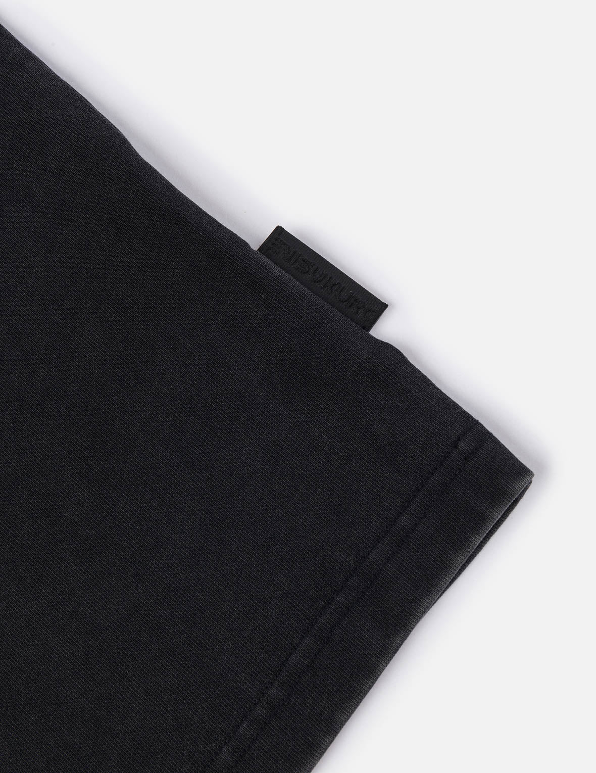 EVISUKURO Eロゴ 蓄光刺繍 ルーズフィット Tシャツ