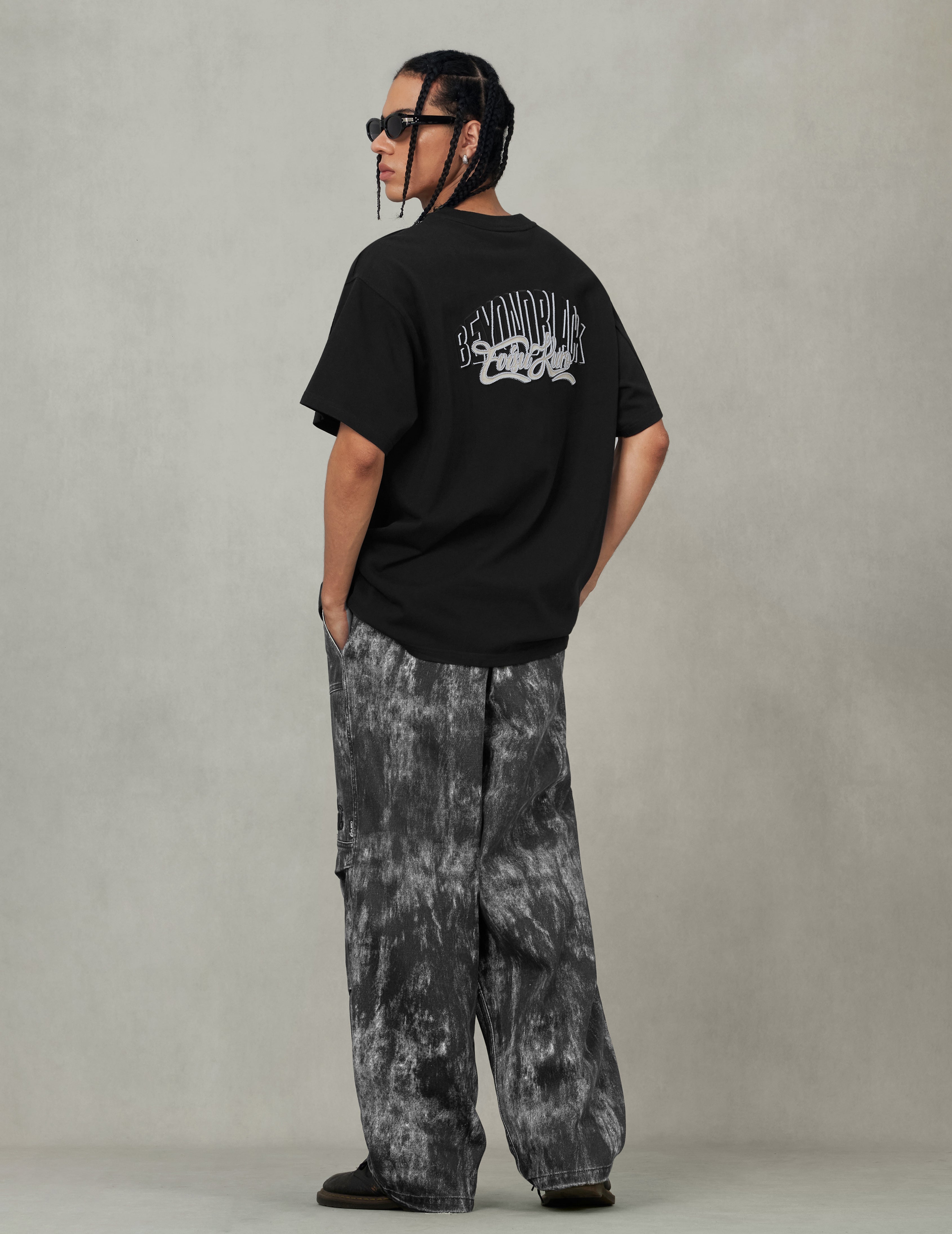 EVISUKURO Toothbrush Embroidery and Color-blocking Oversized T-shirt