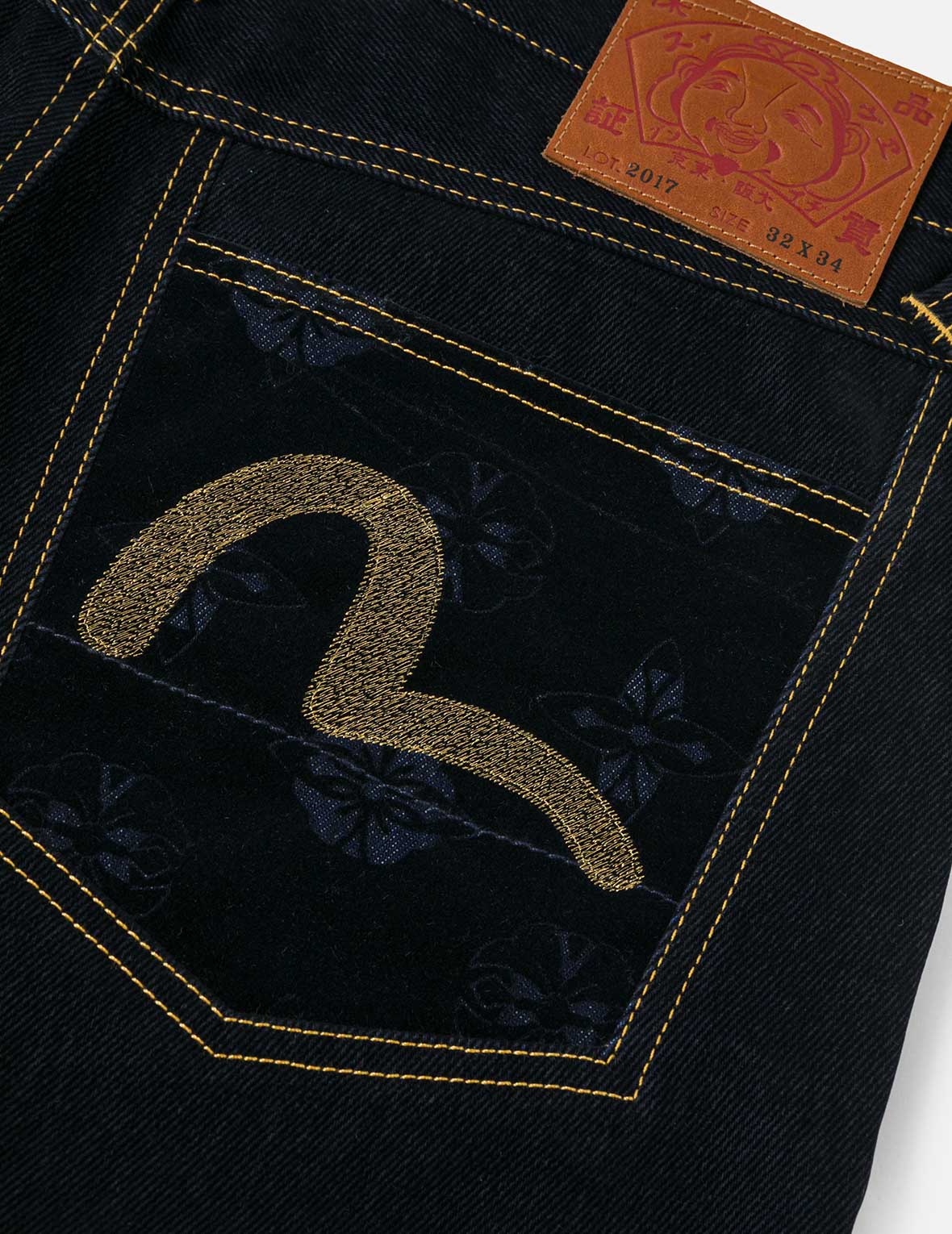 ロゴ刺繍とカモメプリント キャロットフィット ジーンズ #2017