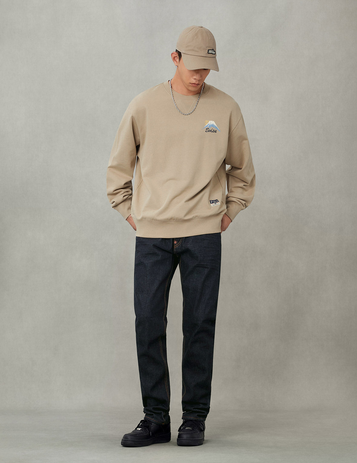 仏頭獅子舞とロゴプリント キャロットフィット ジーンズ #2017 – EVISU