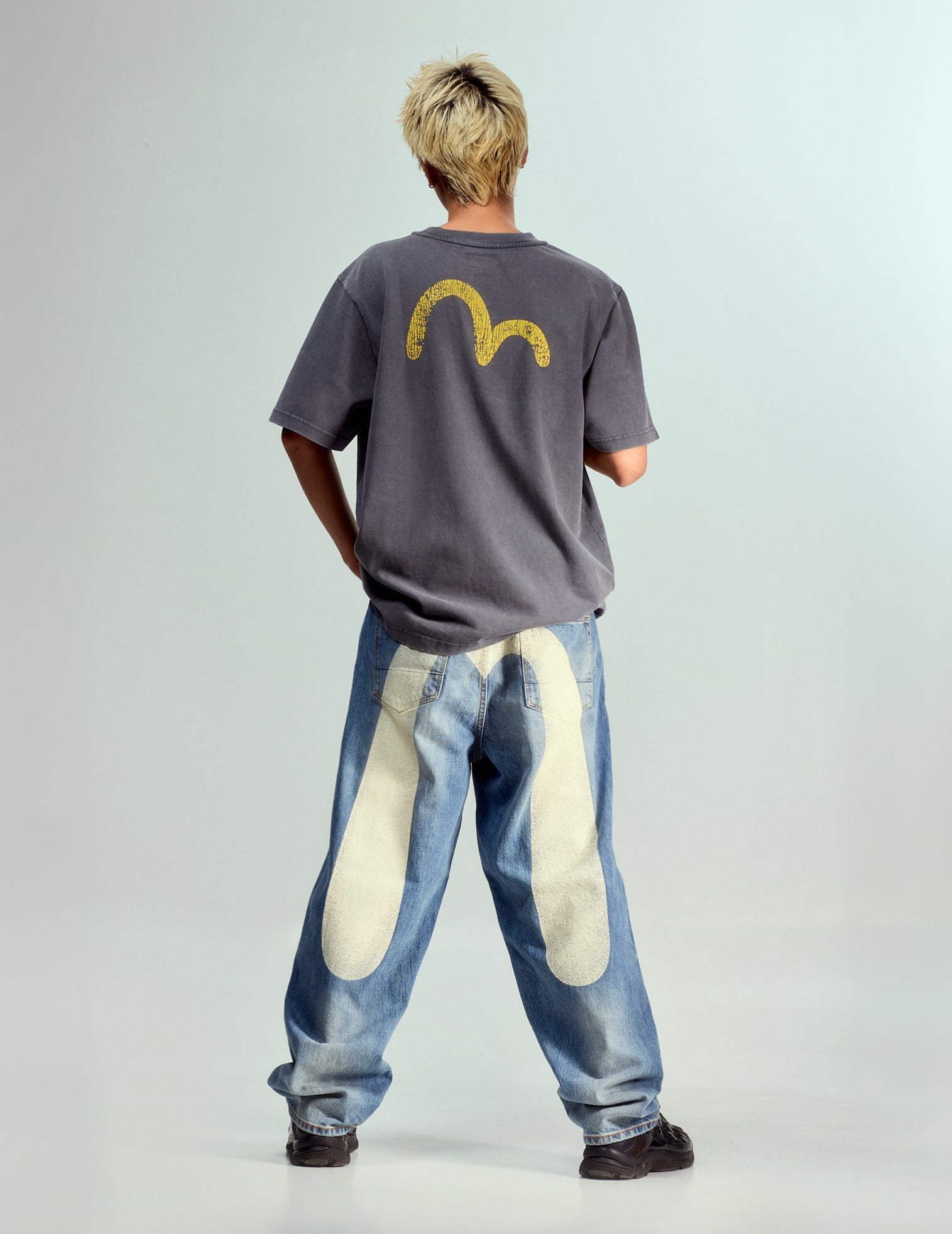 エクリュ大黒プリント ルーズフィット ジーンズ #2038 – EVISU